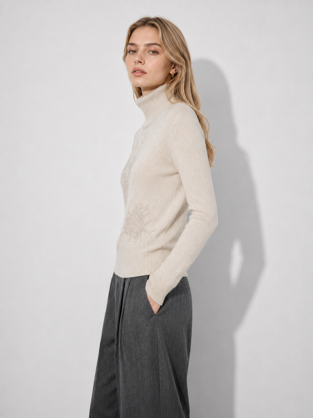 Women's high-neck embroidered luxurious wool and cashmere blend cardigan for large size, with matching floral jacquard pattern
