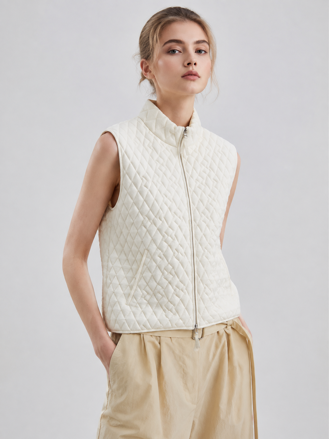 Women Quilted Vest Stand Collar Zip Up Sleeveless Padded Gilet Lightweight Diamond Waistcoat for Autumn Winter Outdoor