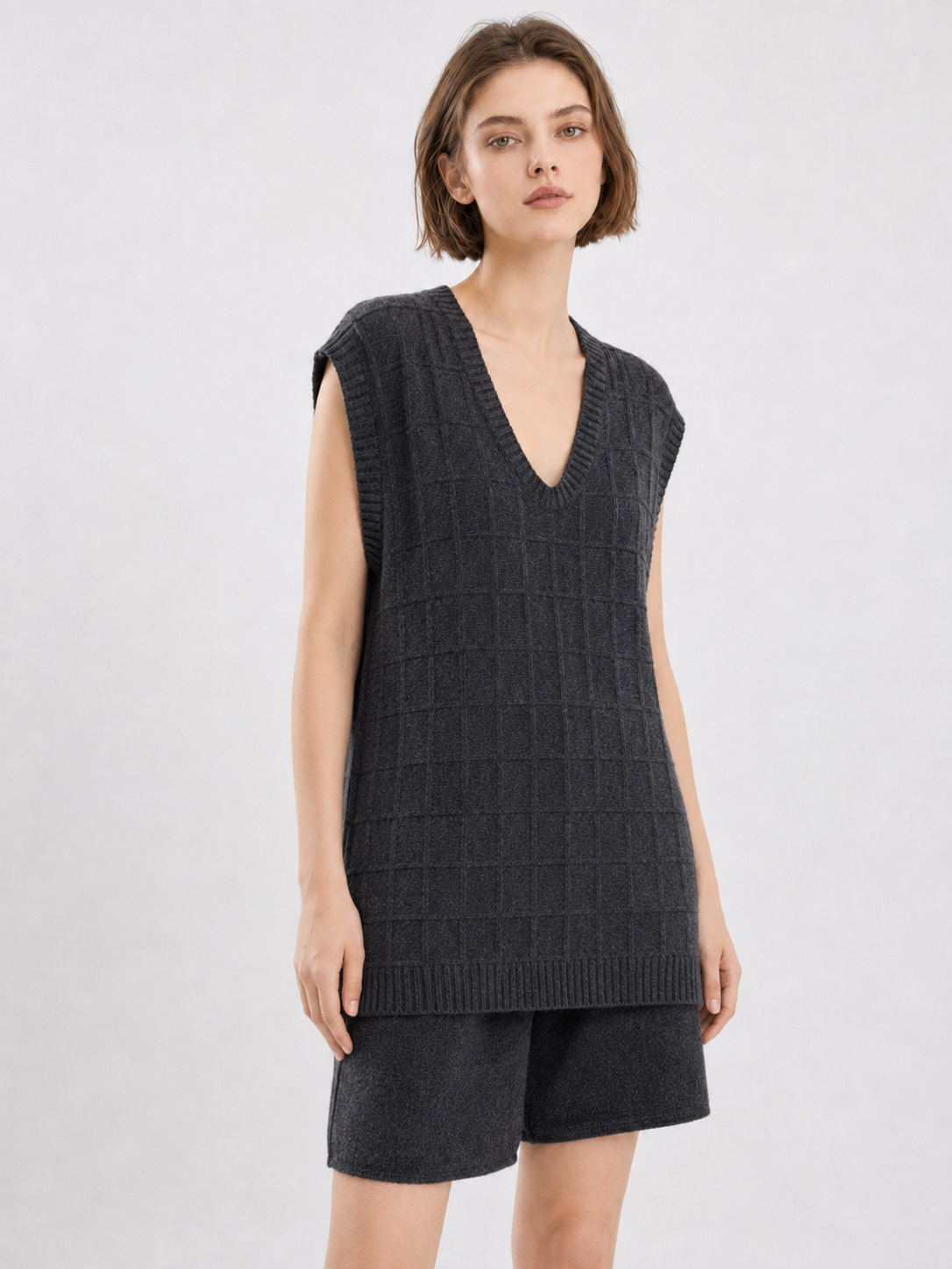 Women Oversized V Neck Knit Sweater Vest Sleeveless Plaid Longline Pullover Top for Casual Layered Outfits