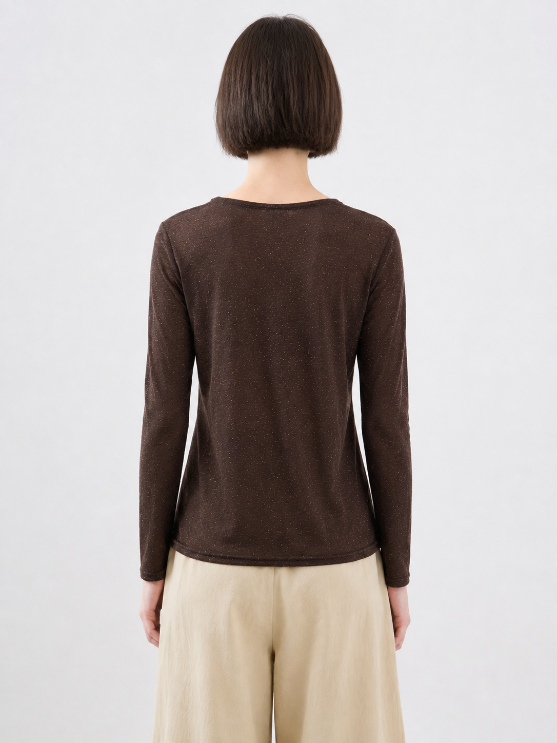 High-quality knitwear manufacturers offer custom-made summer and autumn semi-transparent long-sleeved tops and knitted cardigans.High-quality knitwear manufacturers offer custom-made summer and autumn semi-transparent long-sleeved tops and knitted cardiga