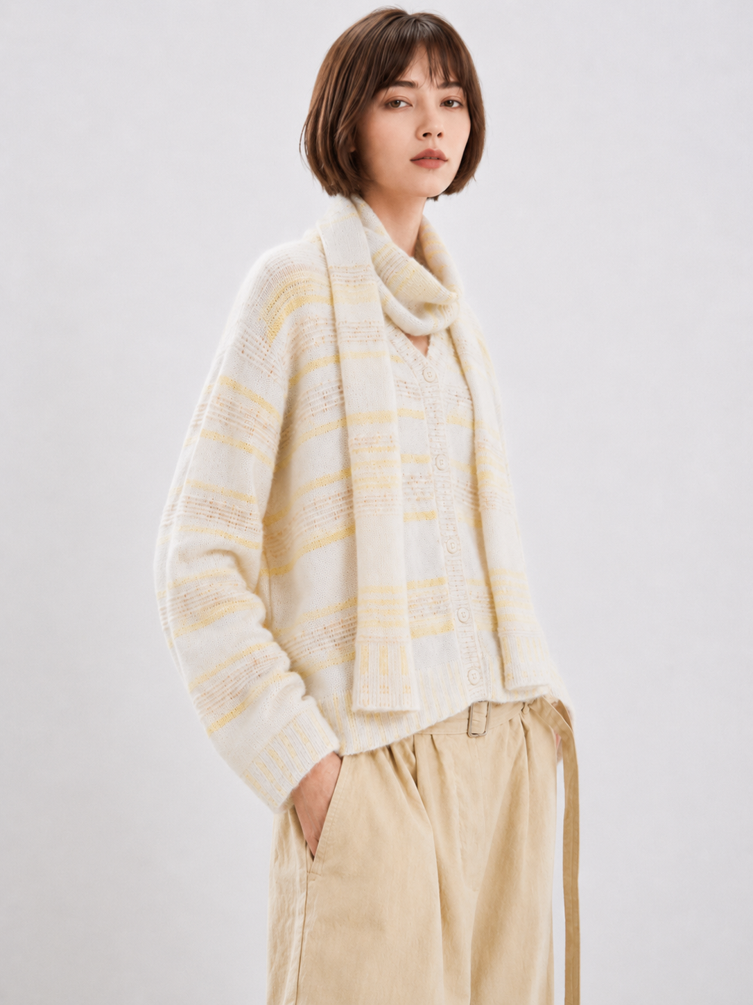 Soft Wool Striped Cardigan & Scarf Set – Relaxed Cream Knit Sweater