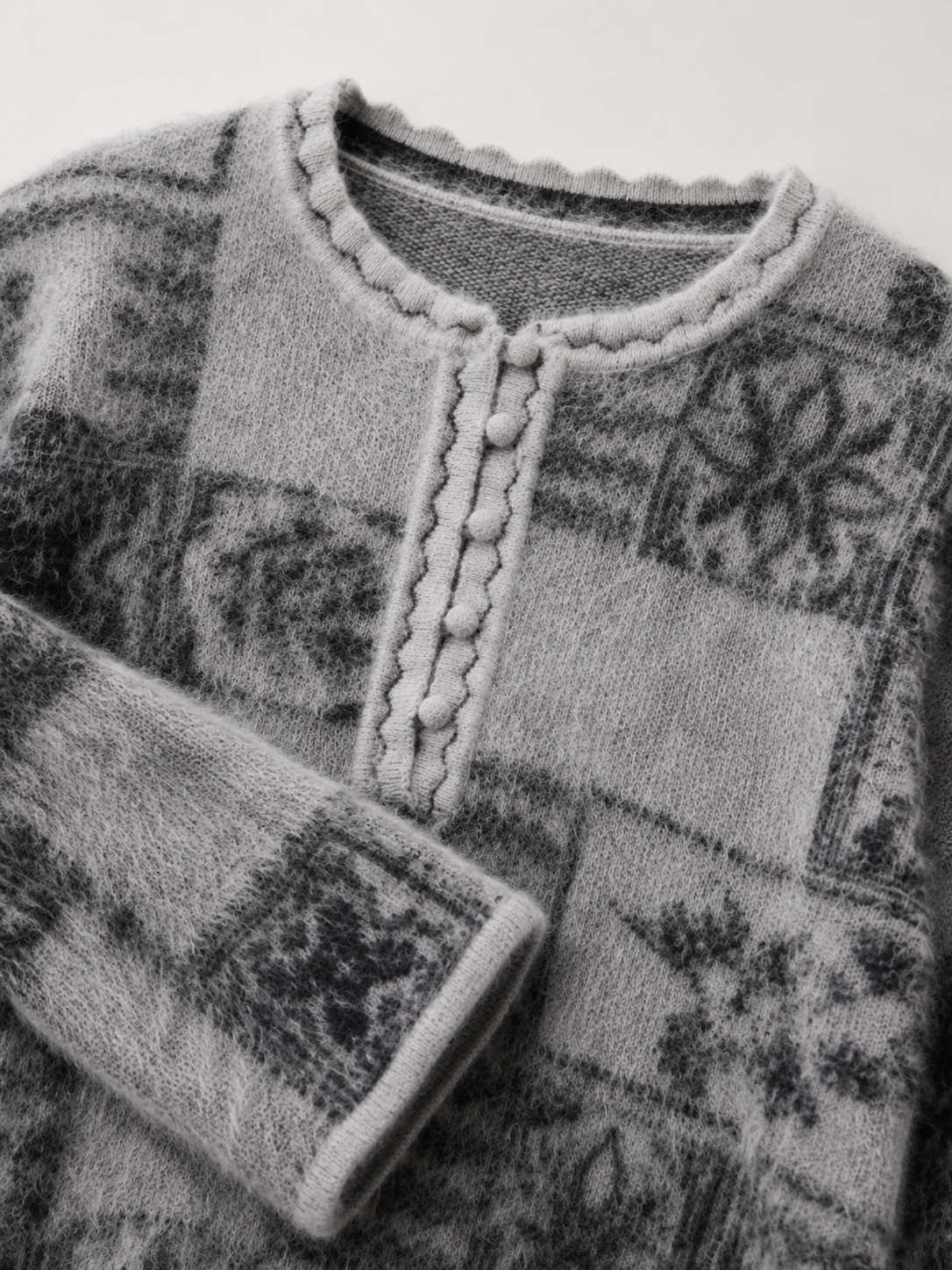 Early Autumn New Korean Retro Jacquard Thickened Wool Knit Half-Cardigan Delicate & Soft Silhouette Top for Women