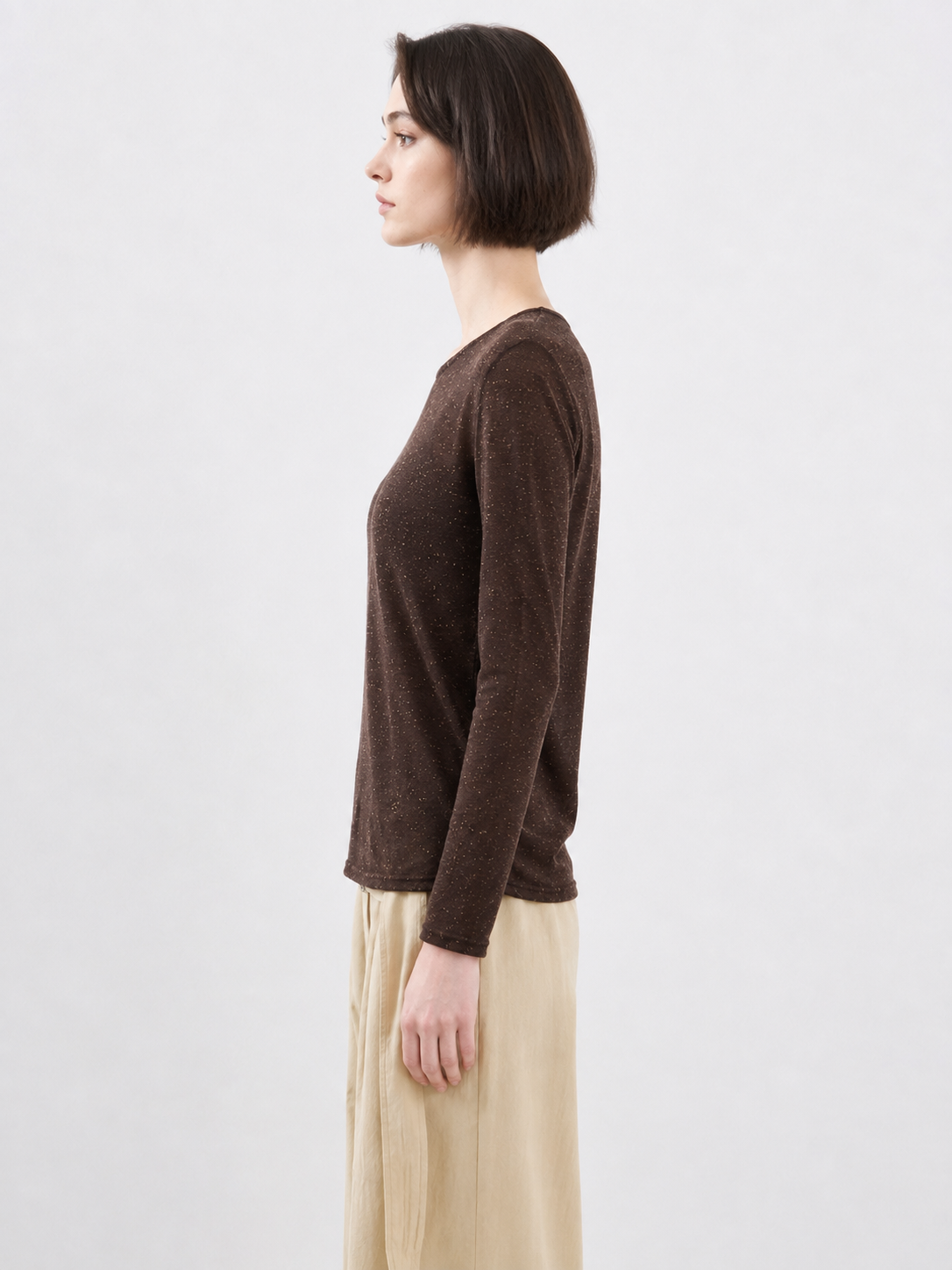 High-quality knitwear manufacturers offer custom-made summer and autumn semi-transparent long-sleeved tops and knitted cardigans.High-quality knitwear manufacturers offer custom-made summer and autumn semi-transparent long-sleeved tops and knitted cardiga