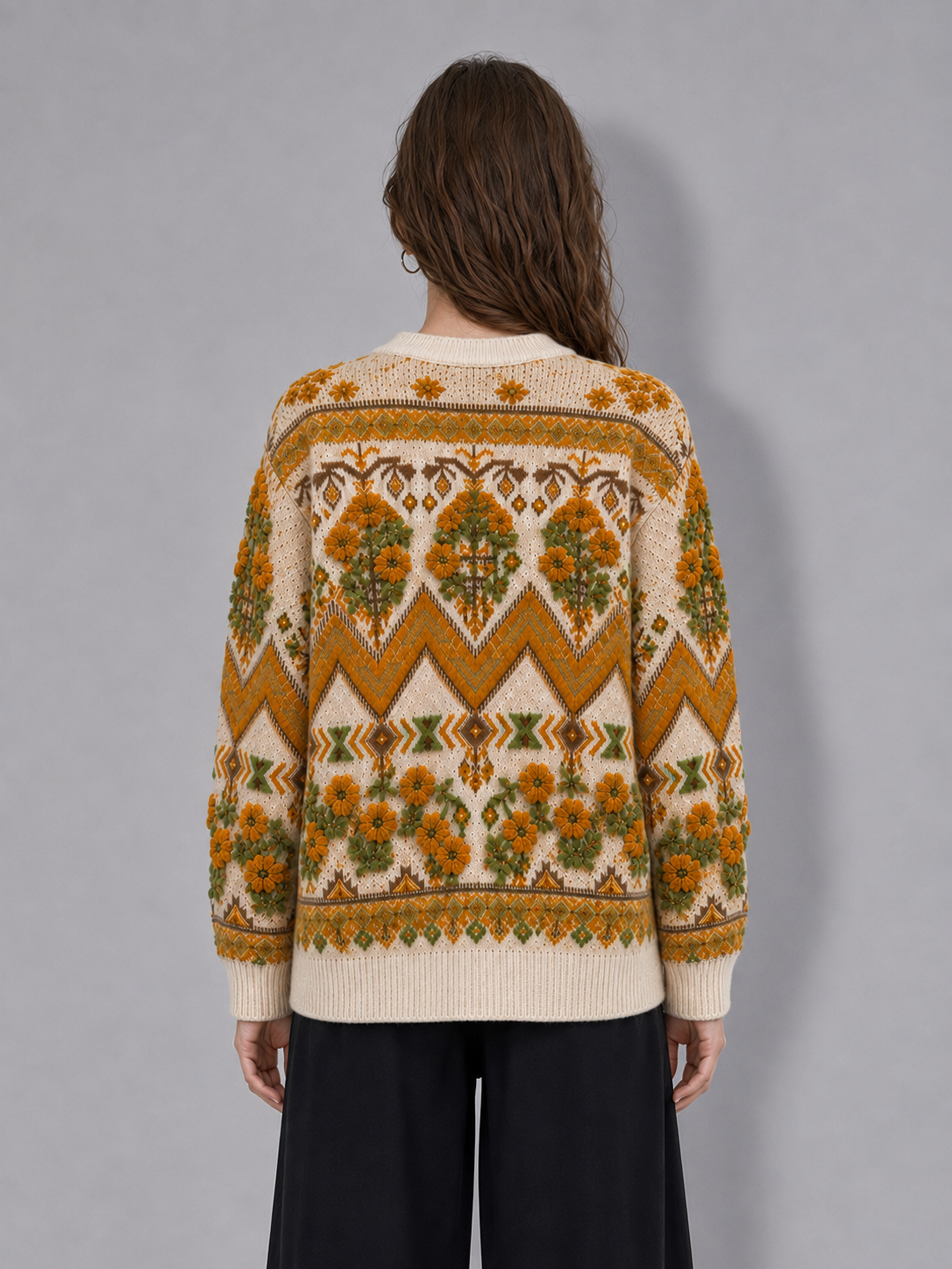 Retro jacquard pure wool women's sweater - woolen round-neck thick knitted top - cozy base layer to wear over other clothes