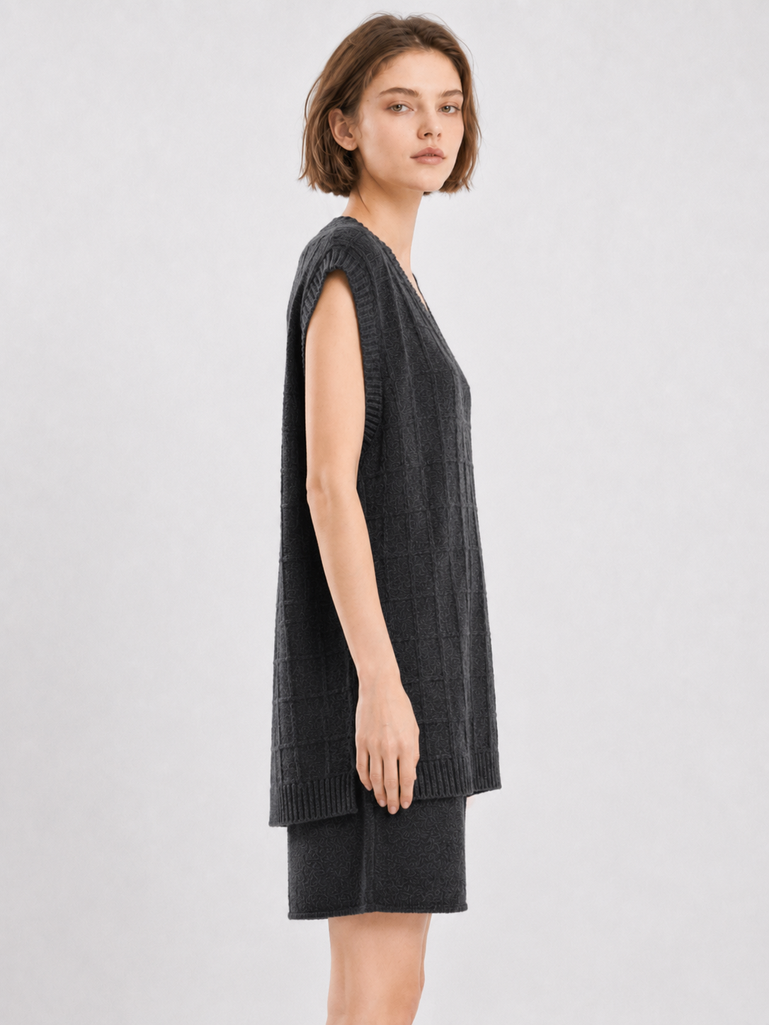Women Oversized V Neck Knit Sweater Vest Sleeveless Plaid Longline Pullover Top for Casual Layered Outfits