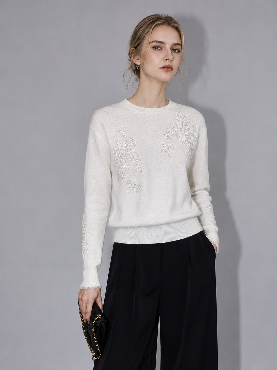 Custom OEM ODM Crewneck Cashmere Sweater Women Floral Embroidery Neckline Soft Premium Cashmere Knit Jumper