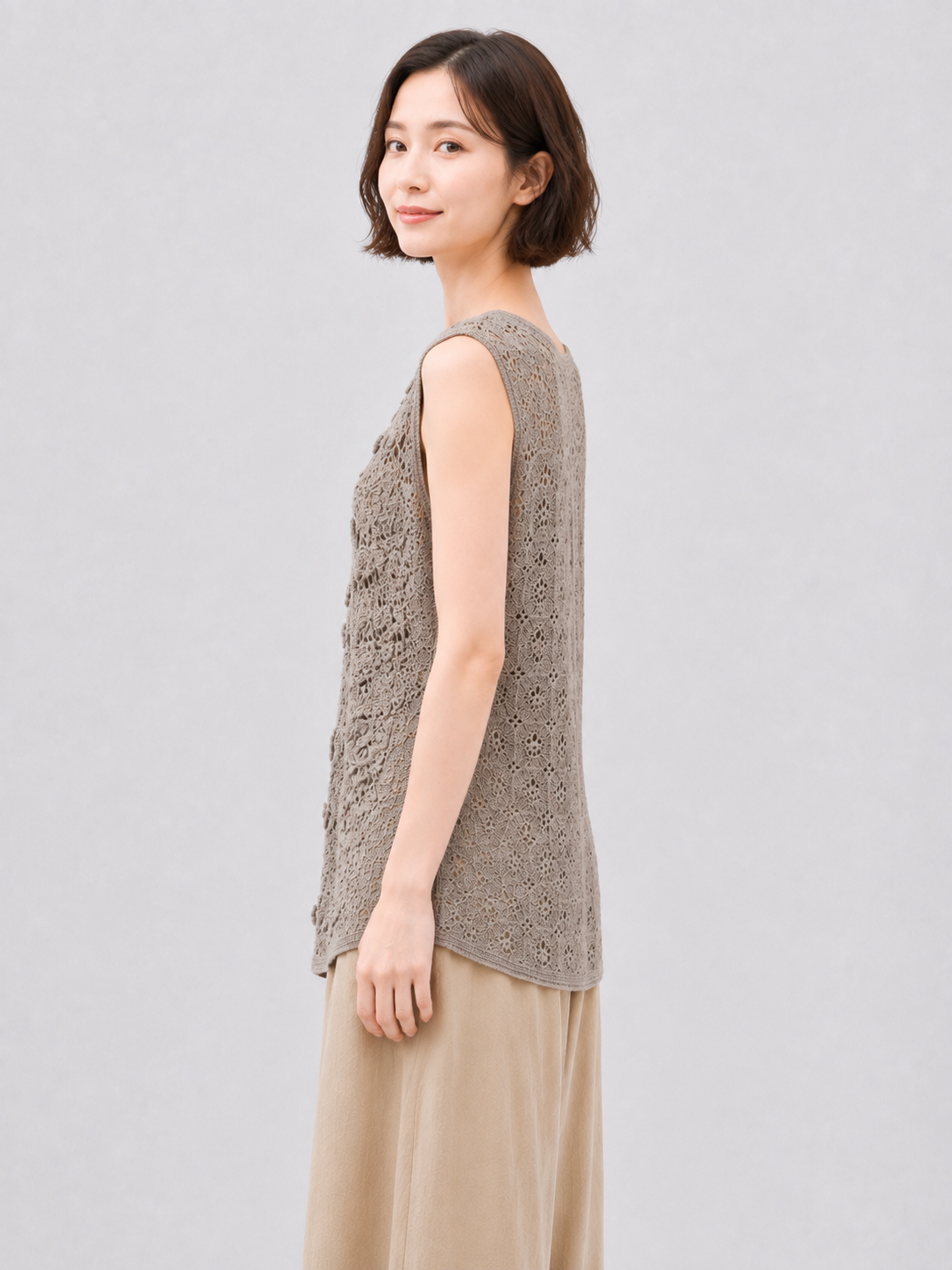 Women 3D Popcorn Bobble Knit Vest Sleeveless Round Neck Pullover Tank Top Textured Sweater Taupe Loose Layering Knitwear