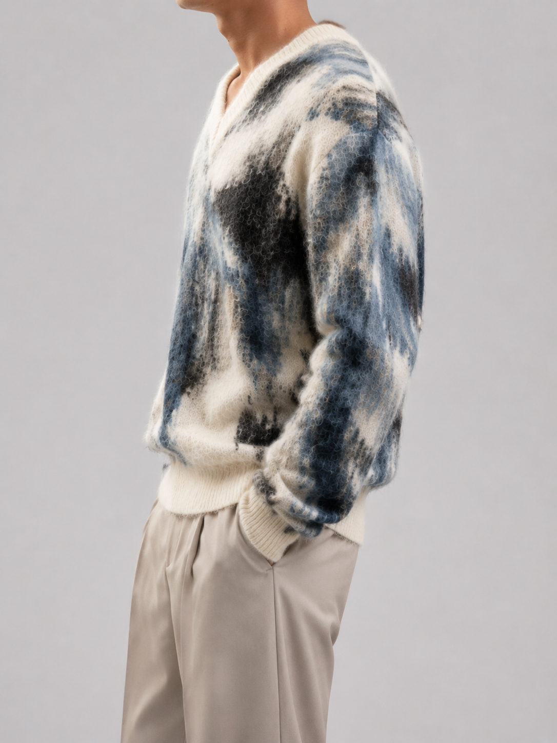 Customized Winter Fluffy Knit Sweater Long Jacquard Sleeve Leopard Men's V Neck Mohair Sweater