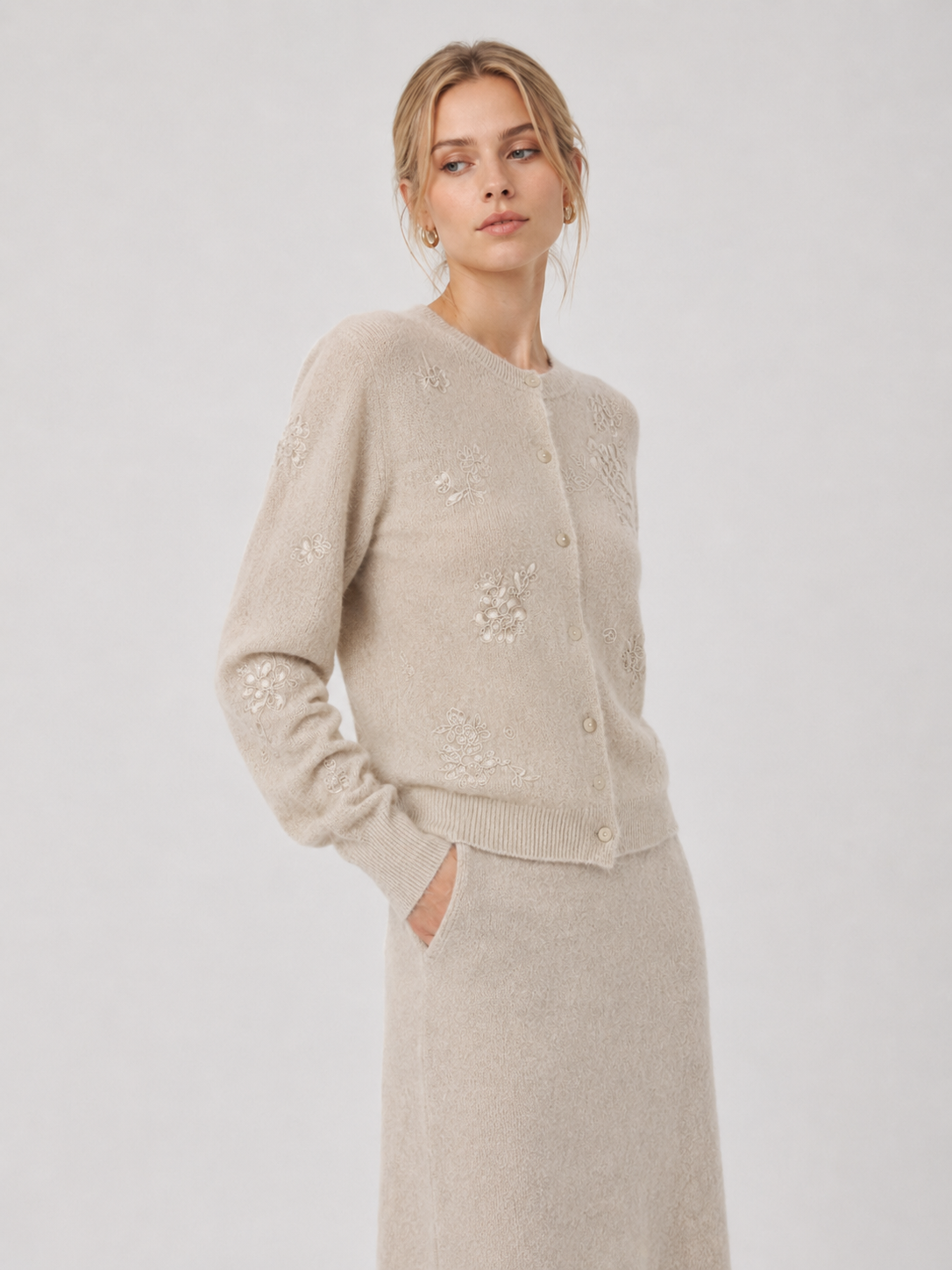 Custom Women's Cardigan Sweater Floral Embroidery Pearl Button Knit Jacket OEM Elegant Ladies Knitwear