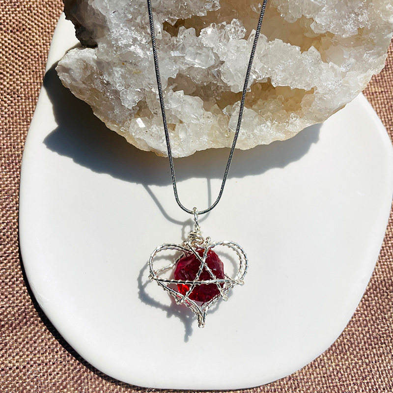 Hisera Island Gold Necklace - Niche Design Red Heart Handmad