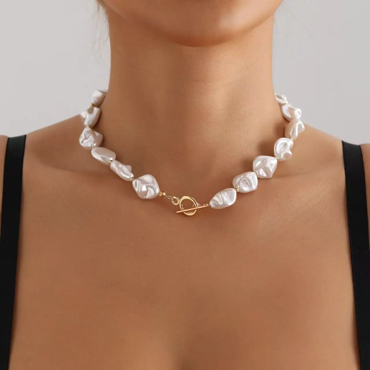 Hisera Baroque White Pearl Beaded Necklace