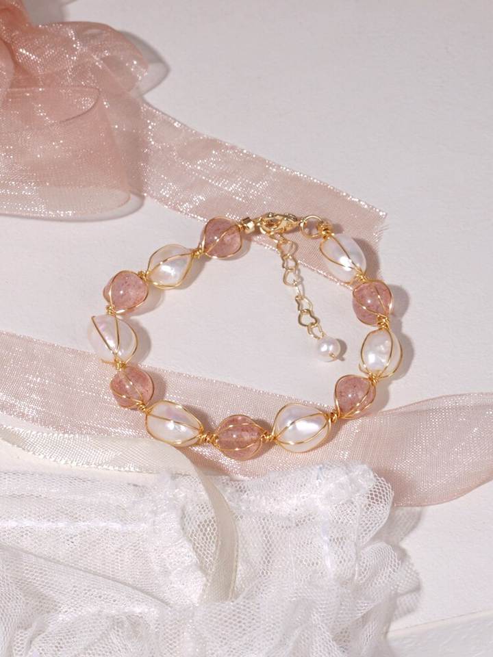 Hisera Charming Gold-Plated Strawberry Crystal Bracelet - Fr