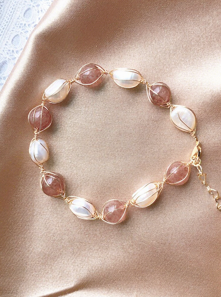 Hisera Charming Gold-Plated Strawberry Crystal Bracelet - Fr