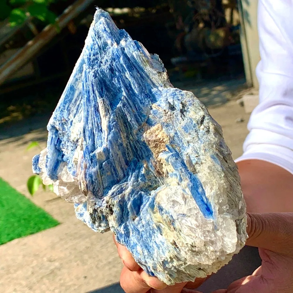 400-600g Natural Irregular Mineral Rocks and Crystals - Specimen Decoration Stone