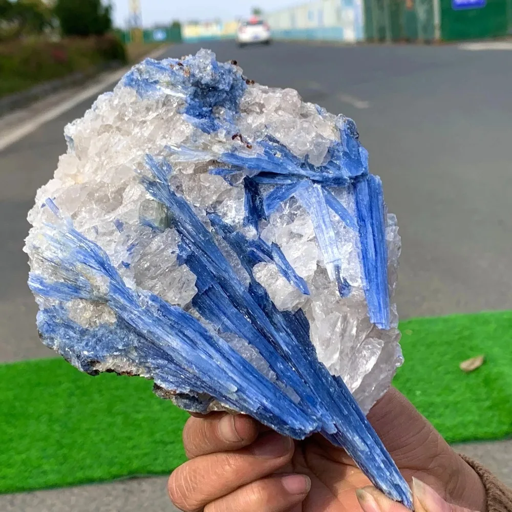 400-600g Natural Irregular Mineral Rocks and Crystals - Specimen Decoration Stone