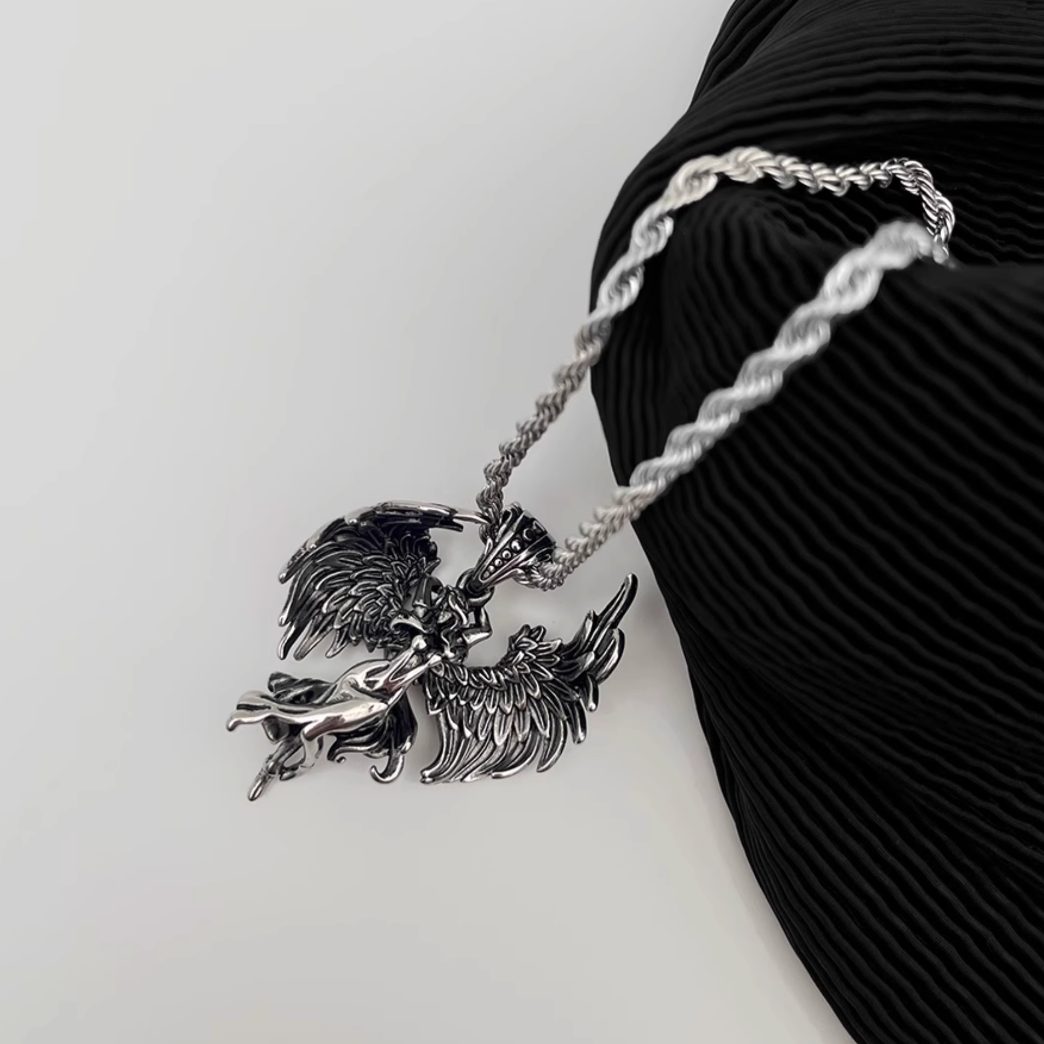 Hisera Retro Angel Wing Titanium Steel Crystal Jewelry