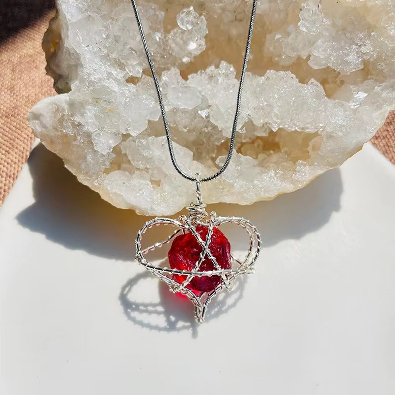 Hisera Island Gold Necklace - Niche Design Red Heart Handmad