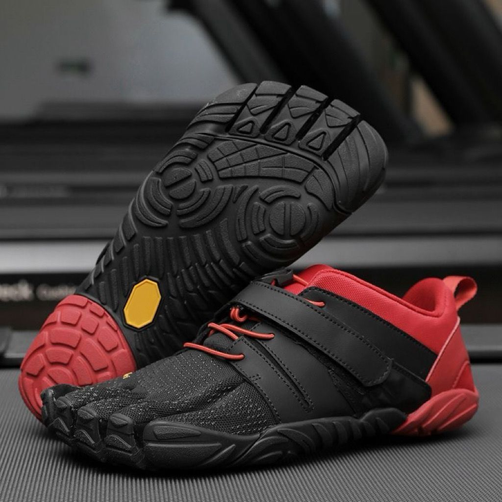 Five-finger sports and fitness shoes