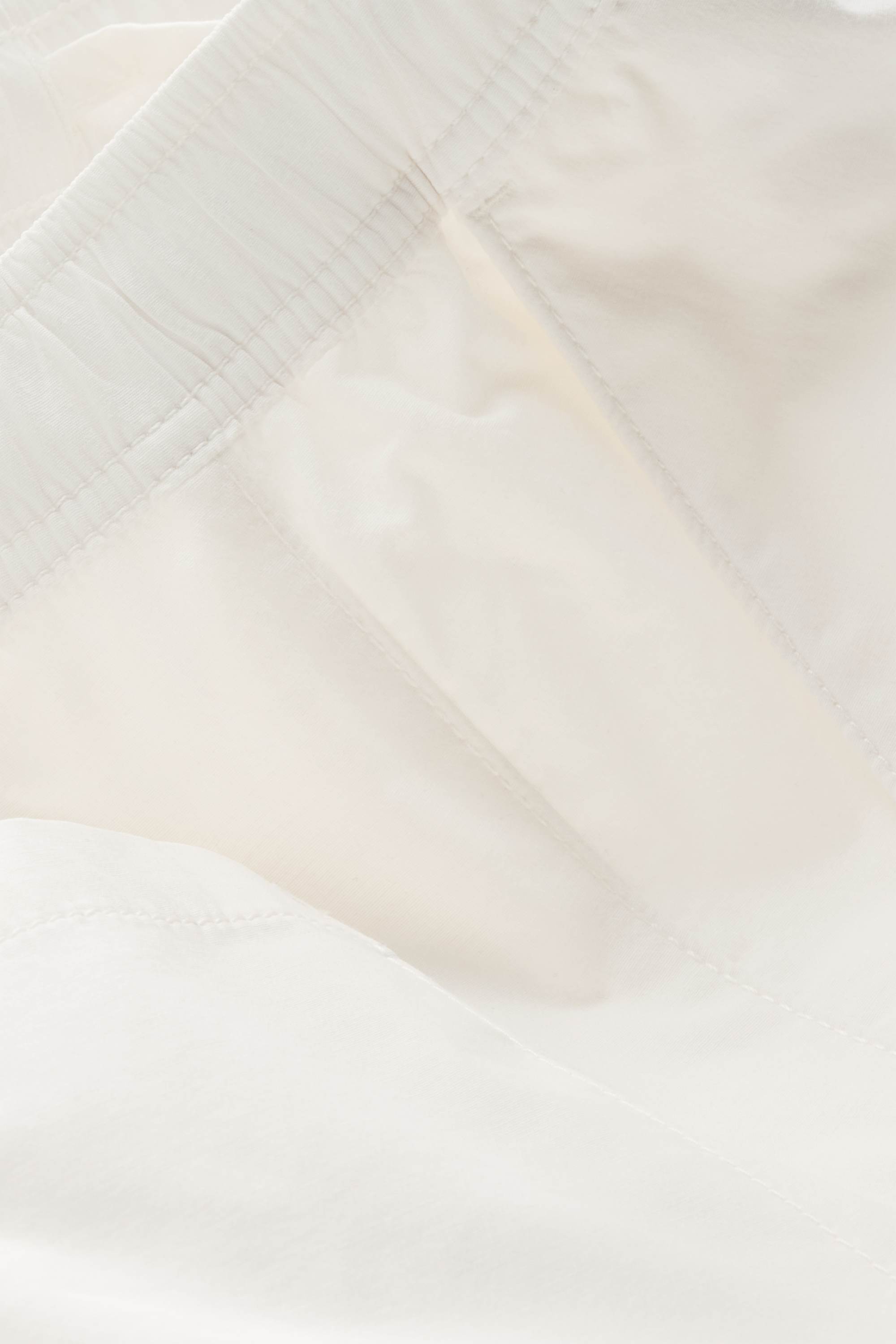 Shorts white