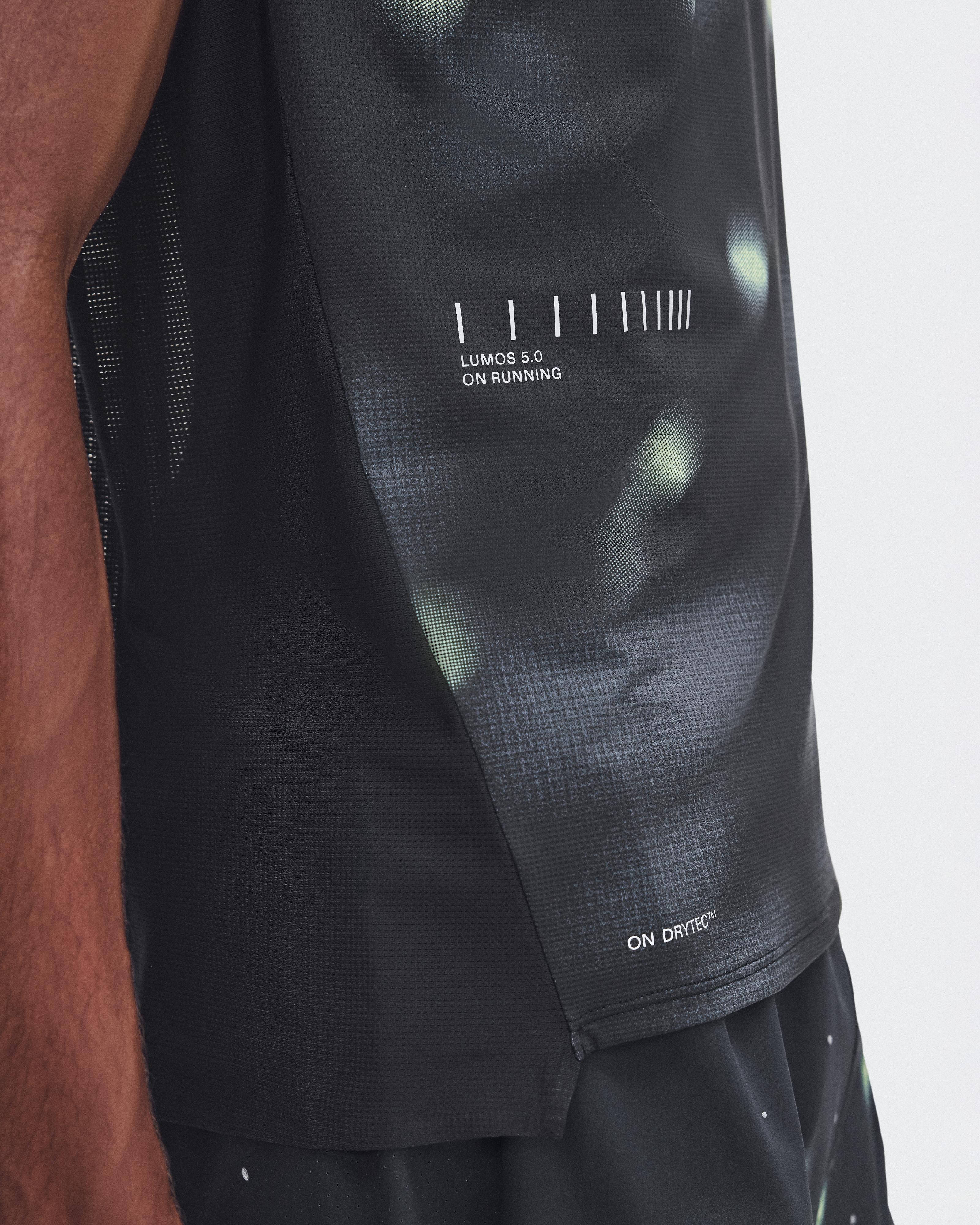 Performance-T Lumos - Black