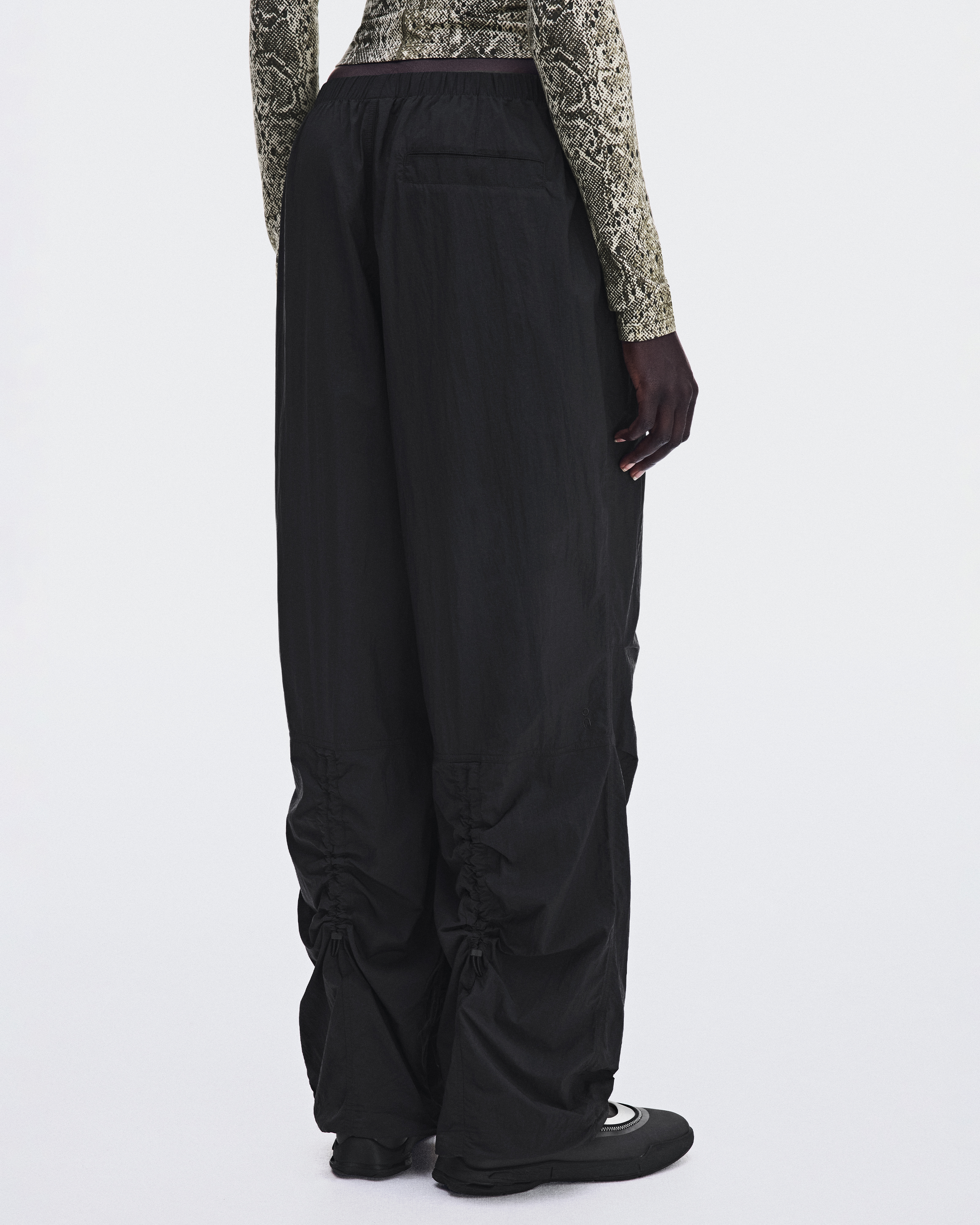 Ruched Lightweight Pants - Black