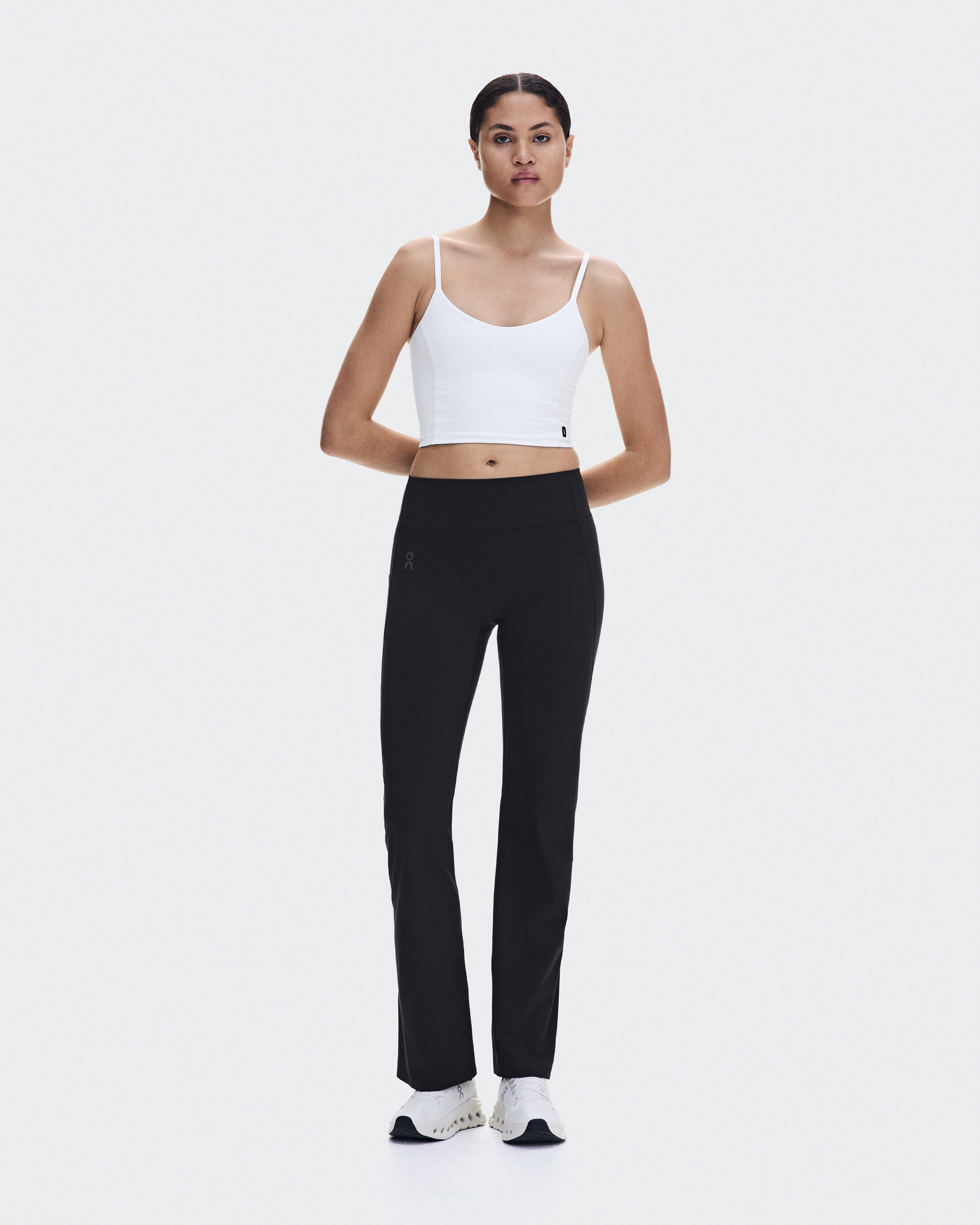 Studio Crop - White