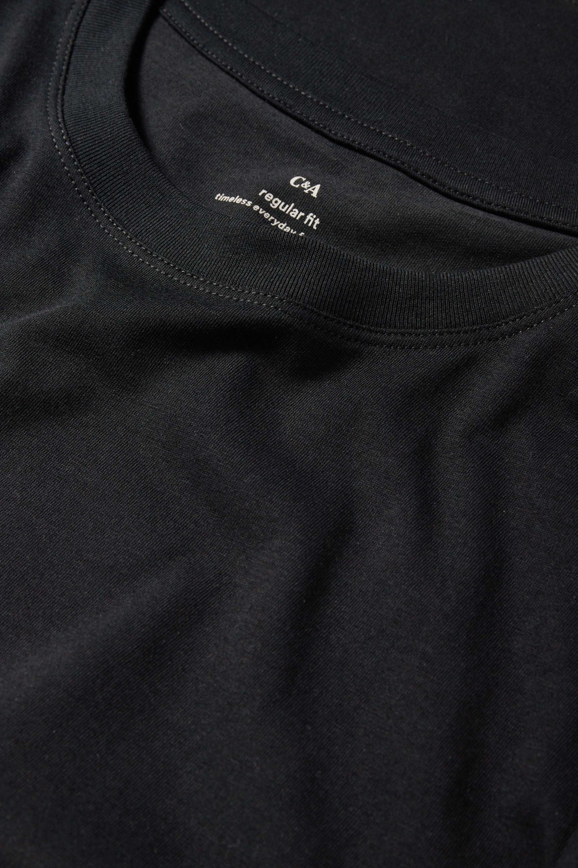 T-shirt - regular fit black