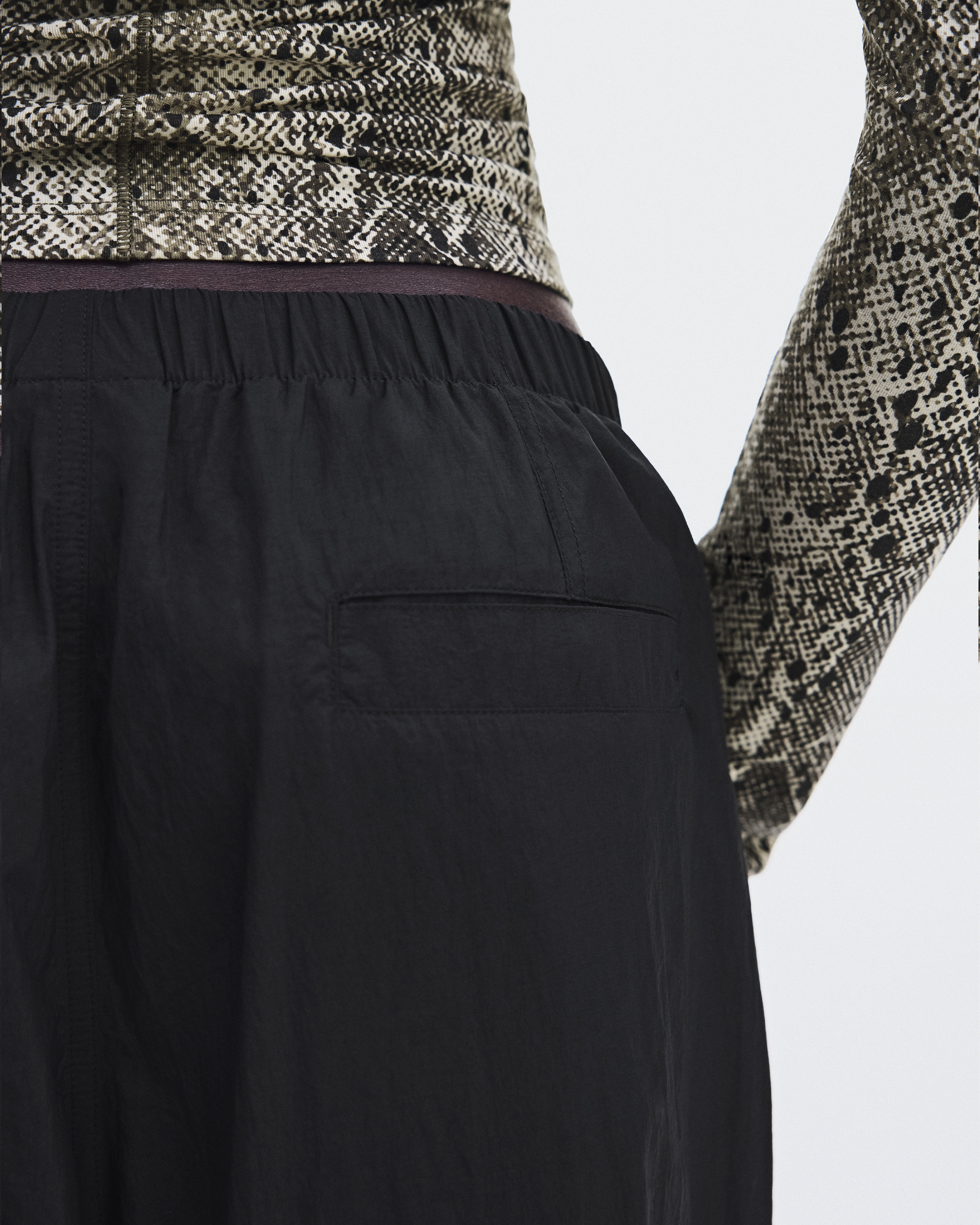 Ruched Lightweight Pants - Black