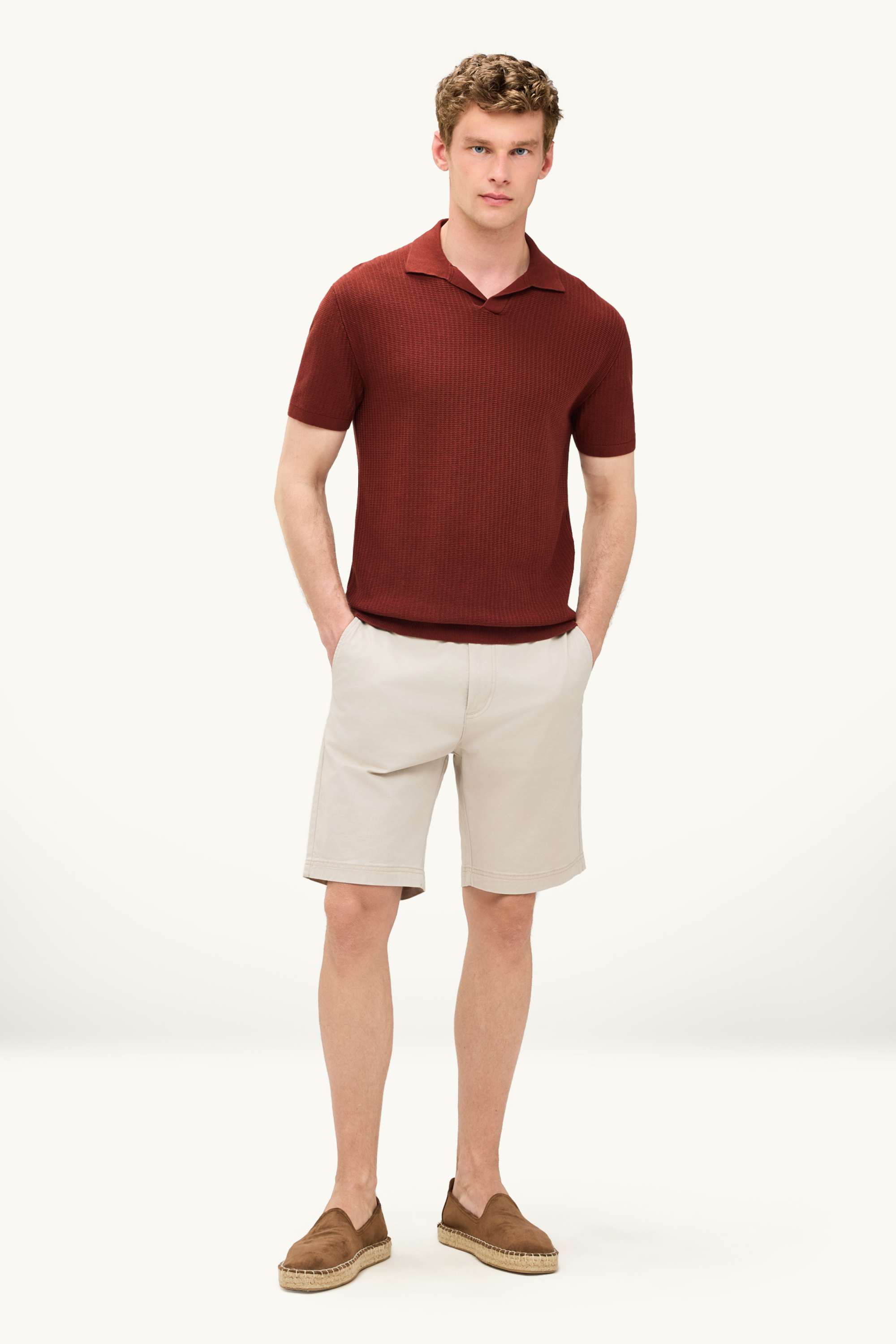 Knitted polo shirt - relaxed fit - textured brown
