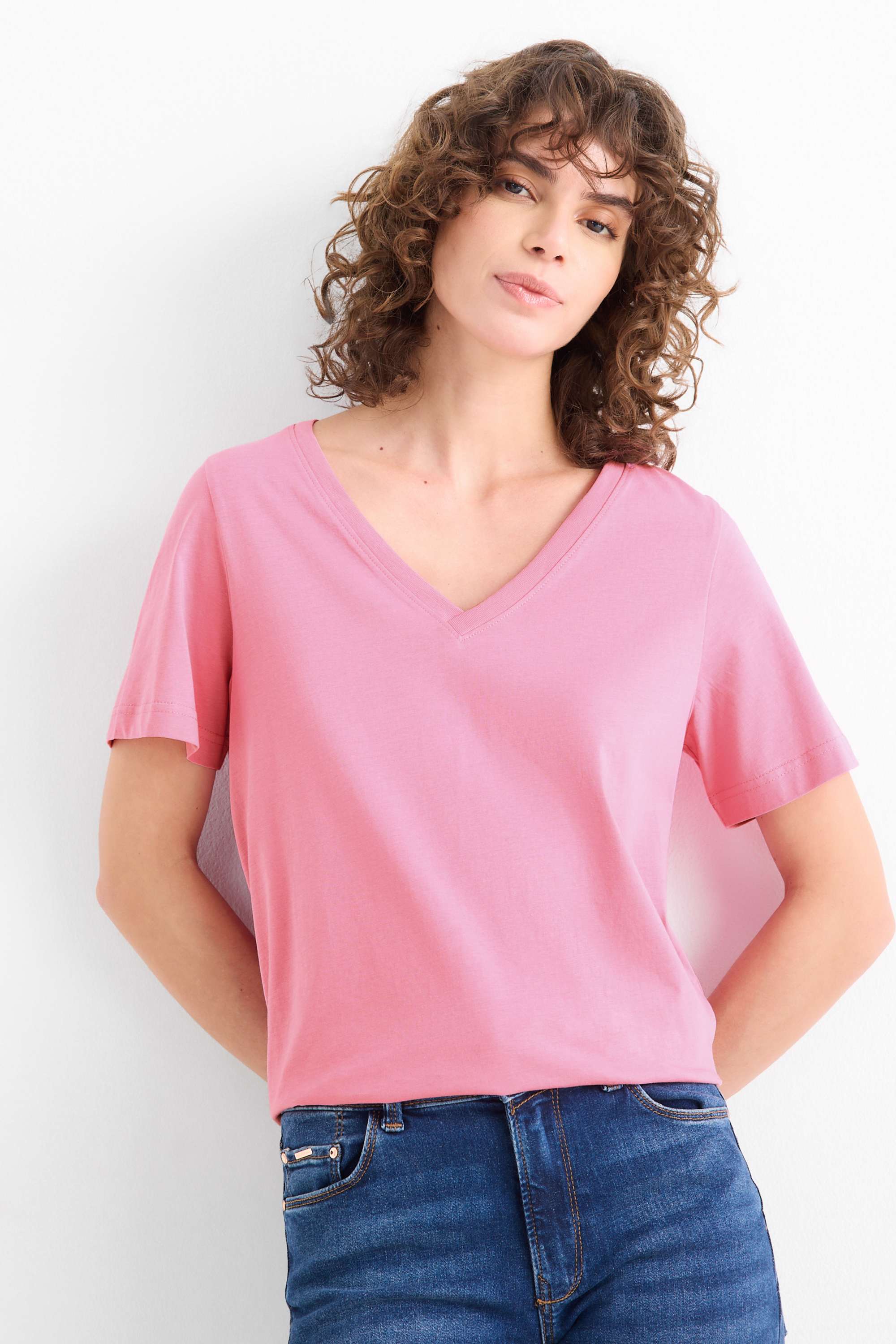 V-neck T-shirt - regular fit pink