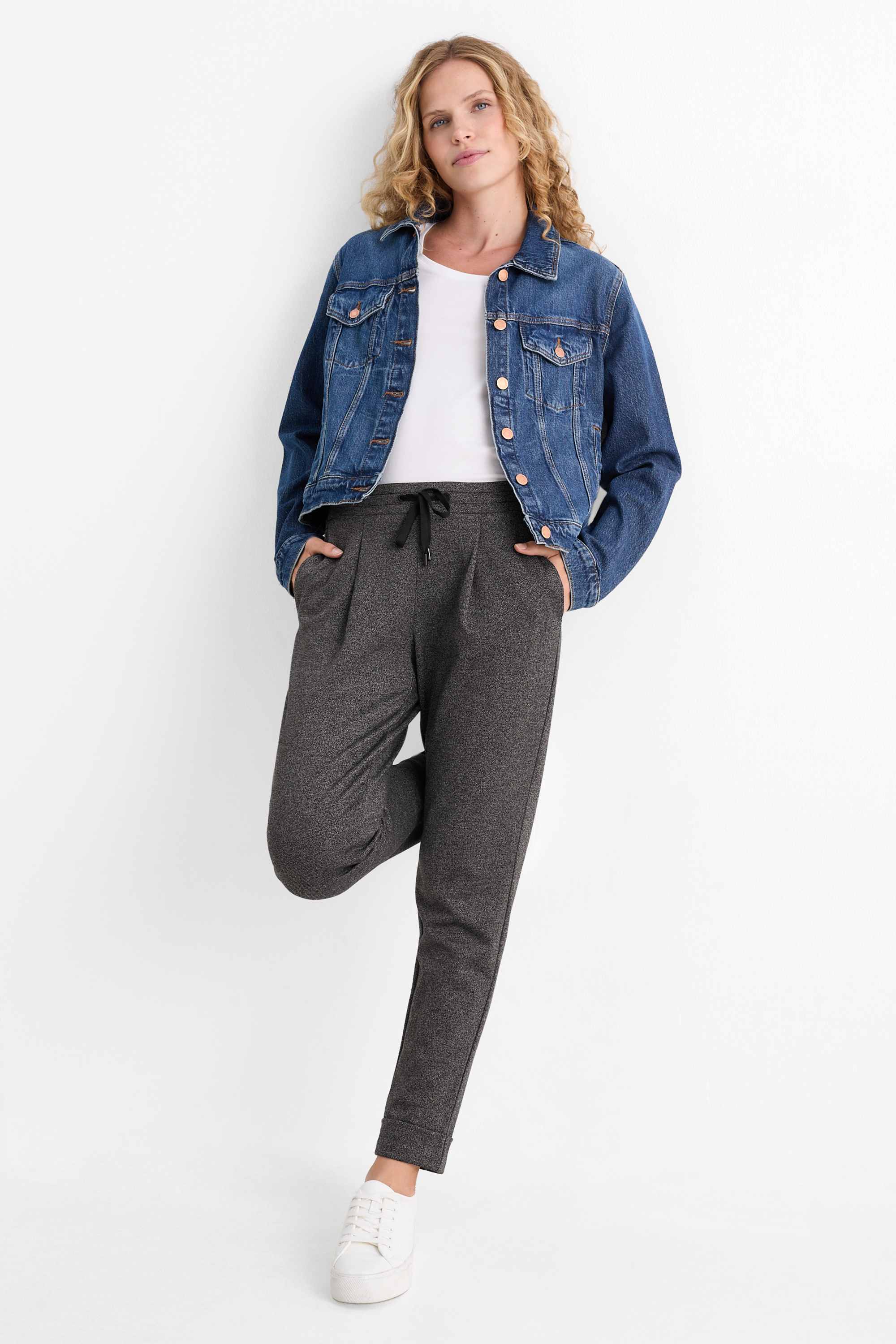 Cloth trousers - mid-rise waist - tapered fit gray-brown