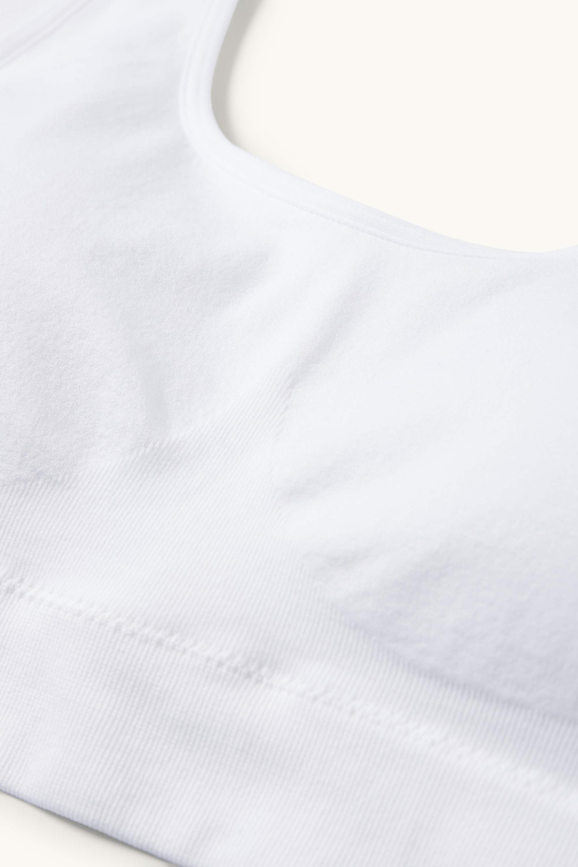 Bralette - padded - seamless white