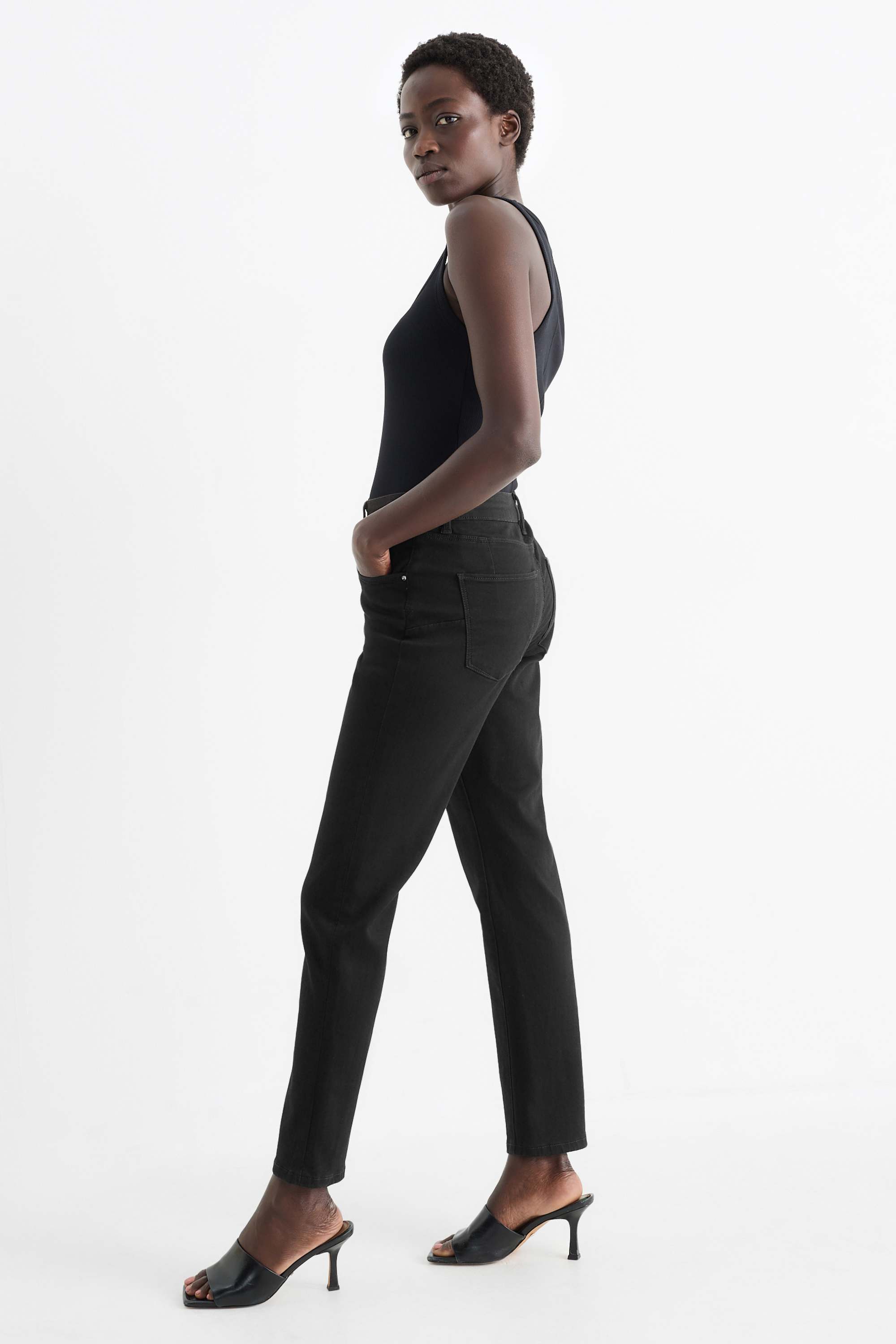 Slim jeans - mid-rise waist - shaping jeans - LYCRA® black