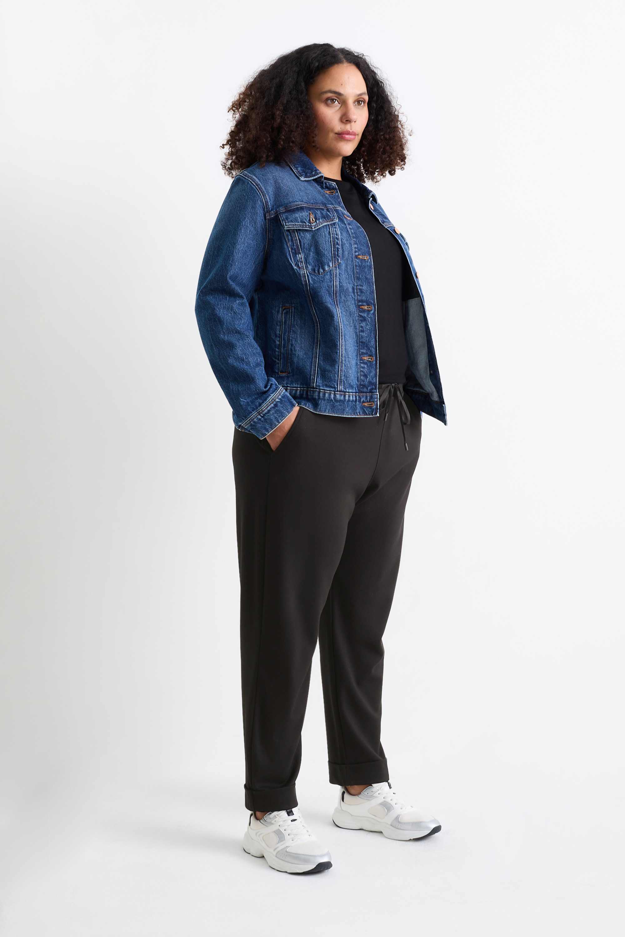Cloth trousers - mid-rise waist - tapered fit black