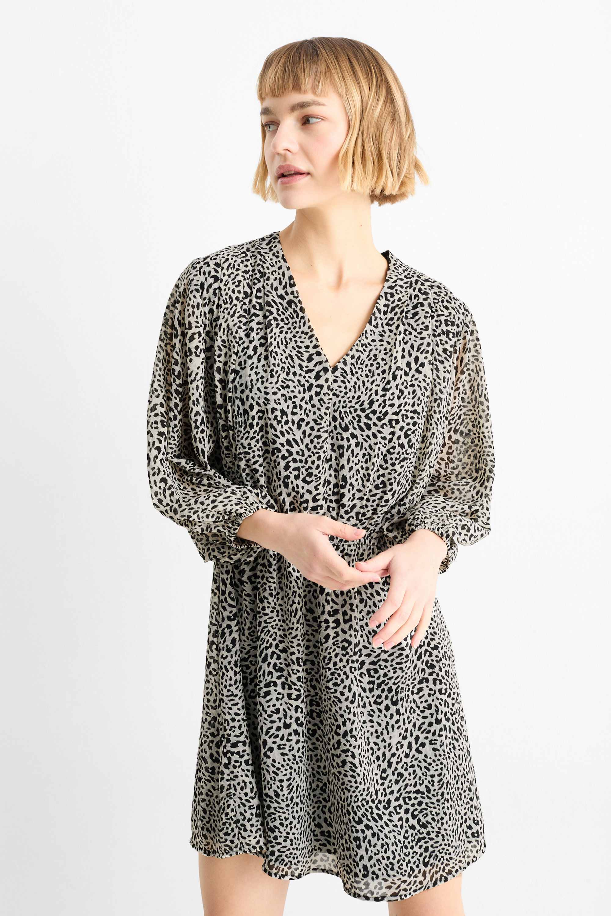 V-neck chiffon dress - leopard print - textured light gray