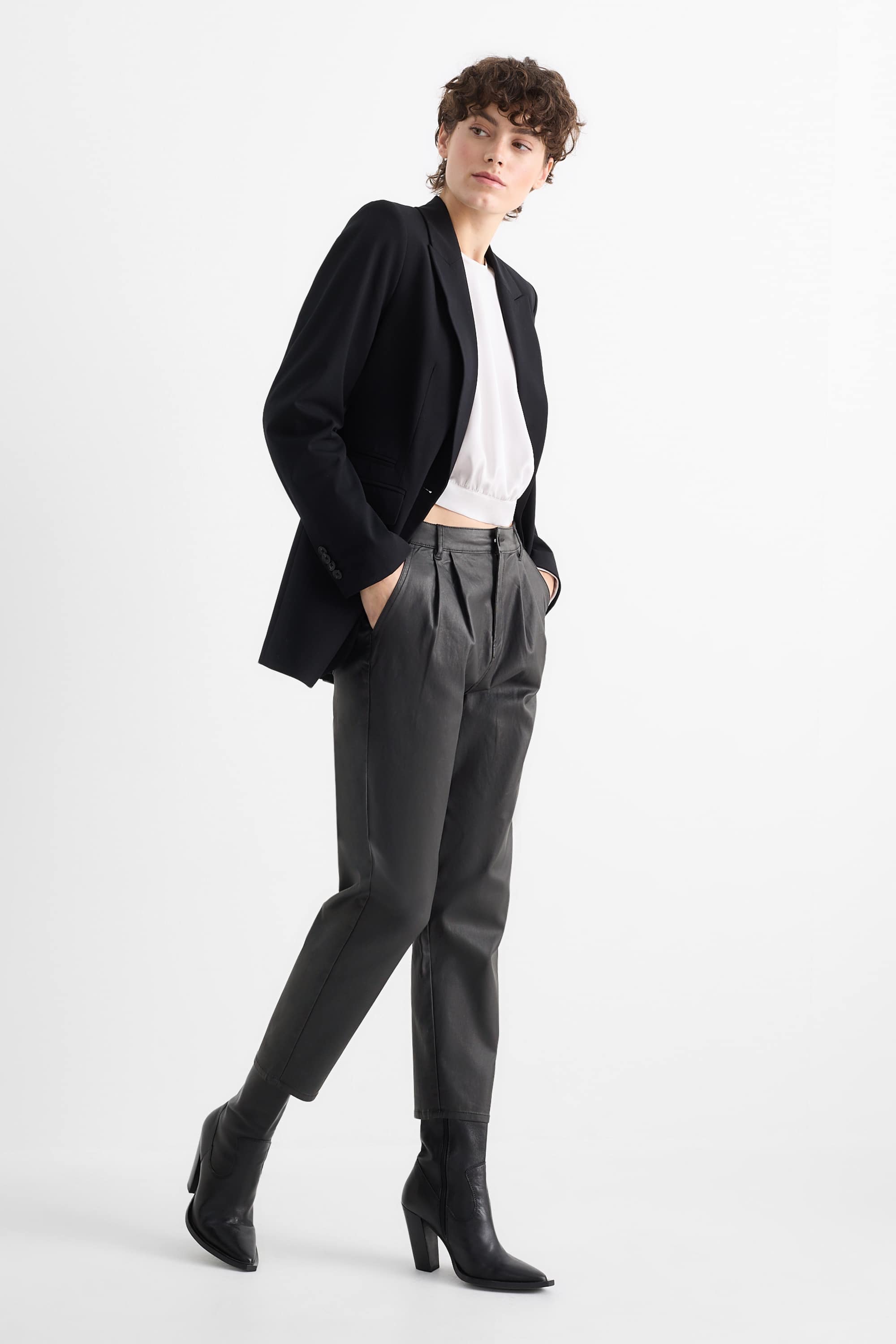 Cloth trousers - high waist - tapered fit black