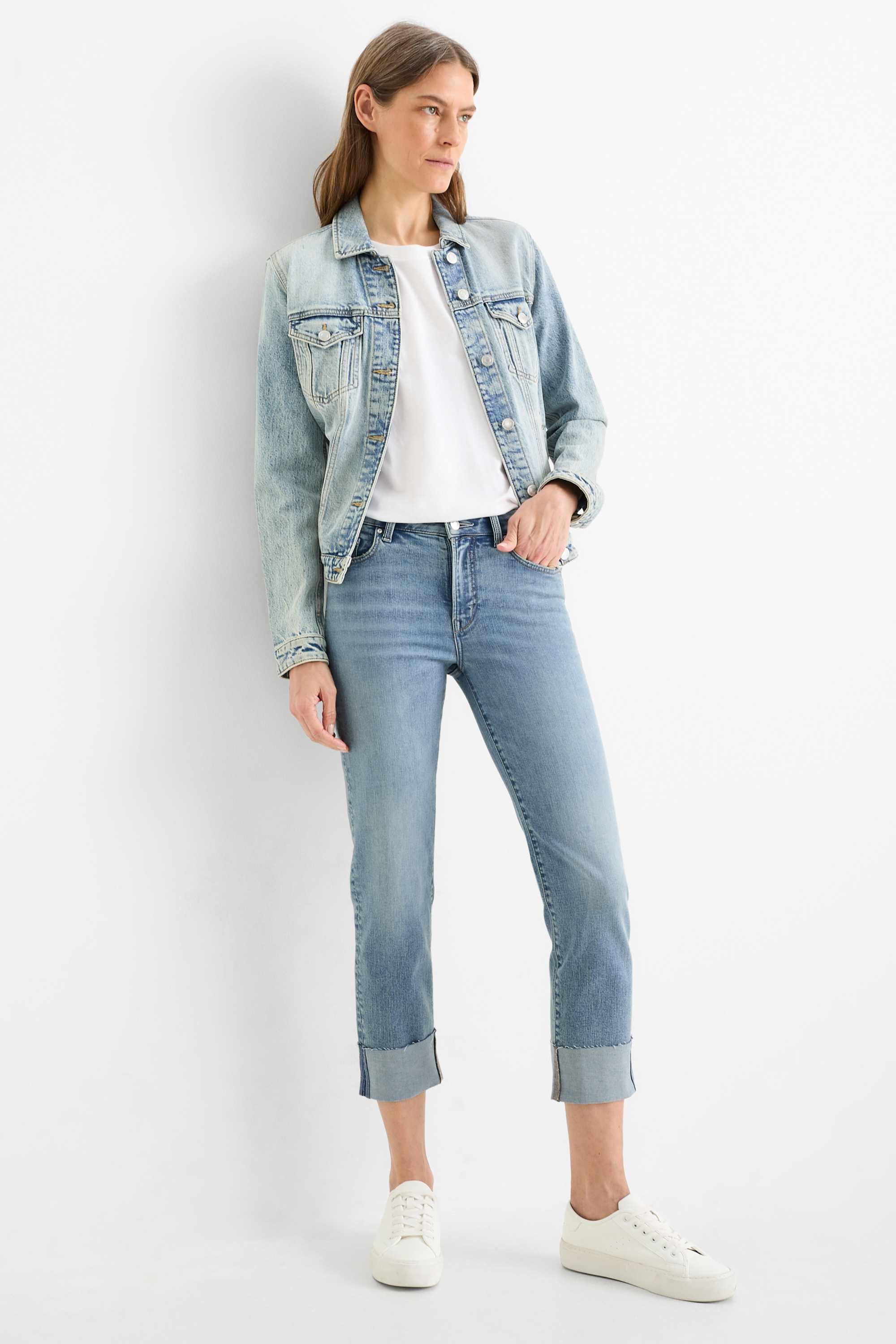 Cropped straight jeans - mid-rise waist - LYCRA® denim-light blue