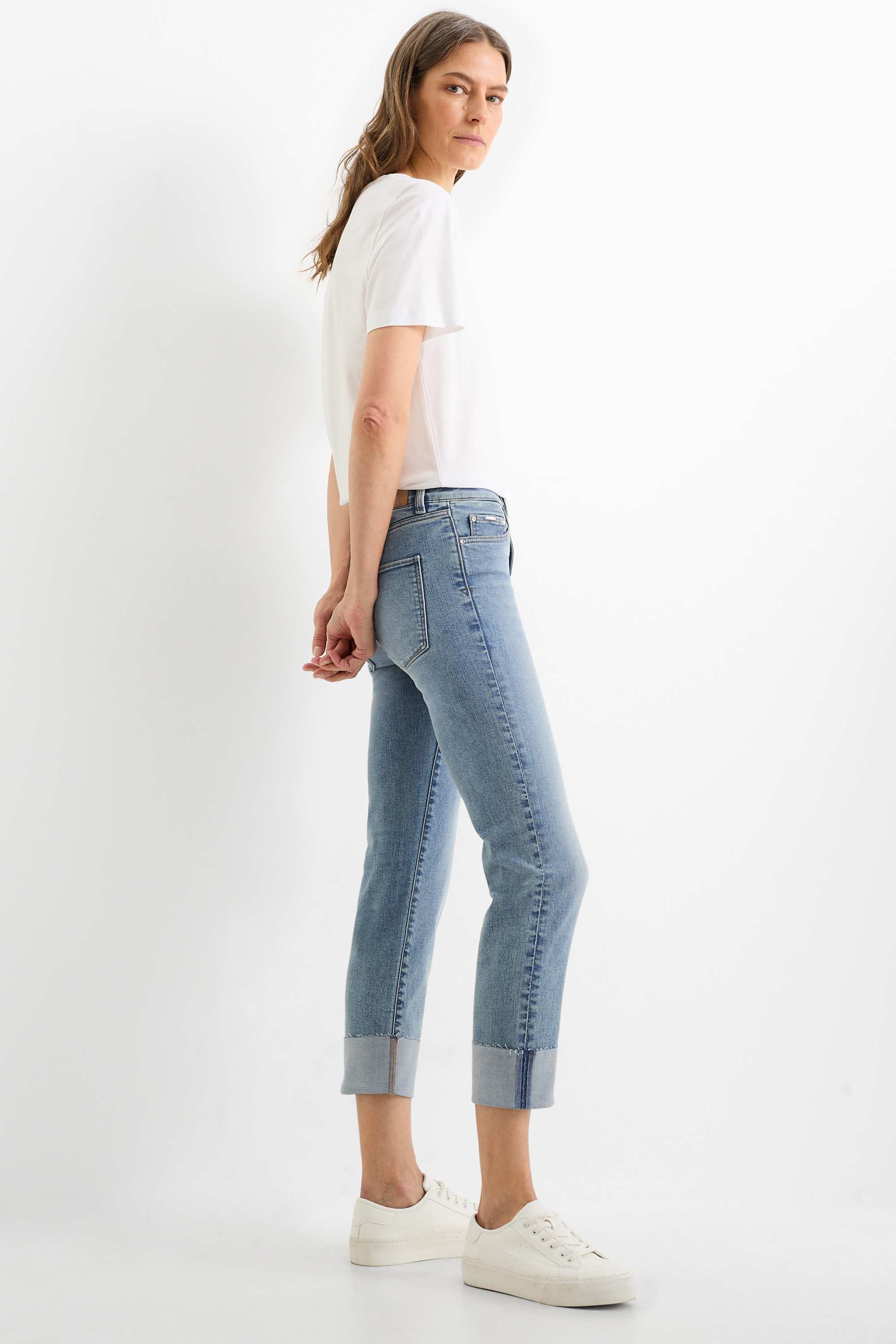 Cropped straight jeans - mid-rise waist - LYCRA® denim-light blue