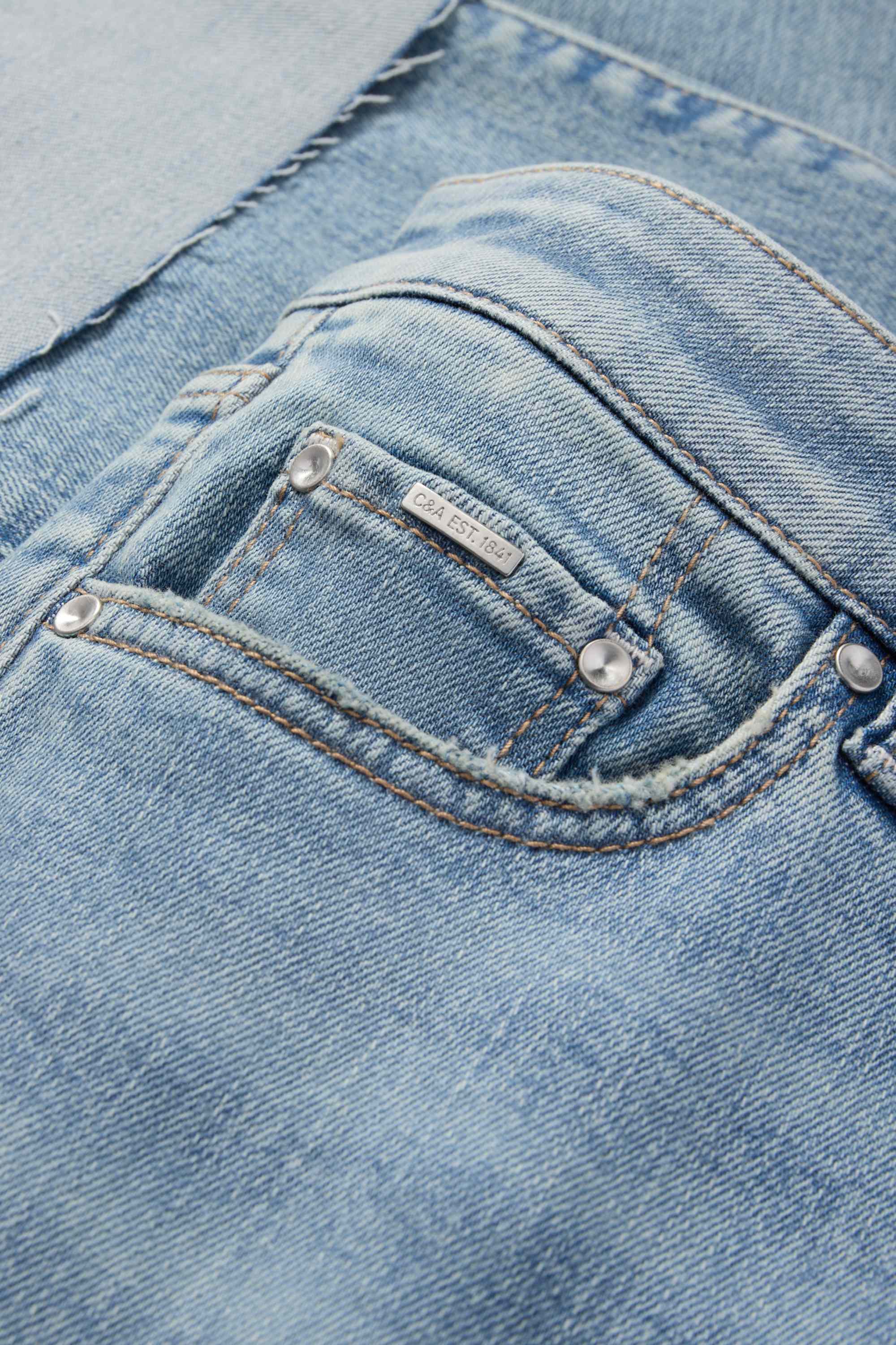 Cropped straight jeans - mid-rise waist - LYCRA® denim-light blue
