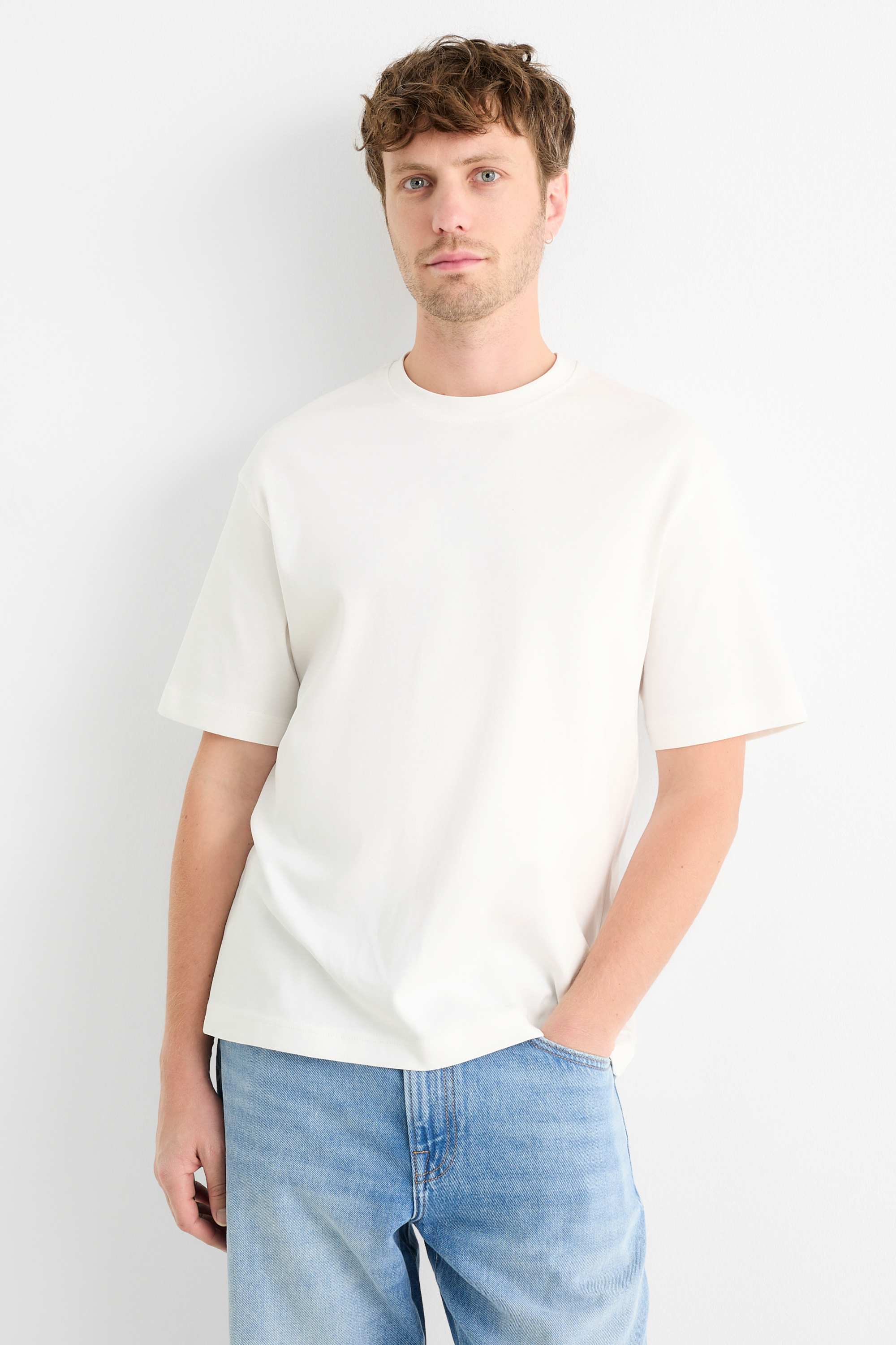 T-shirt - relaxed fit white (1)