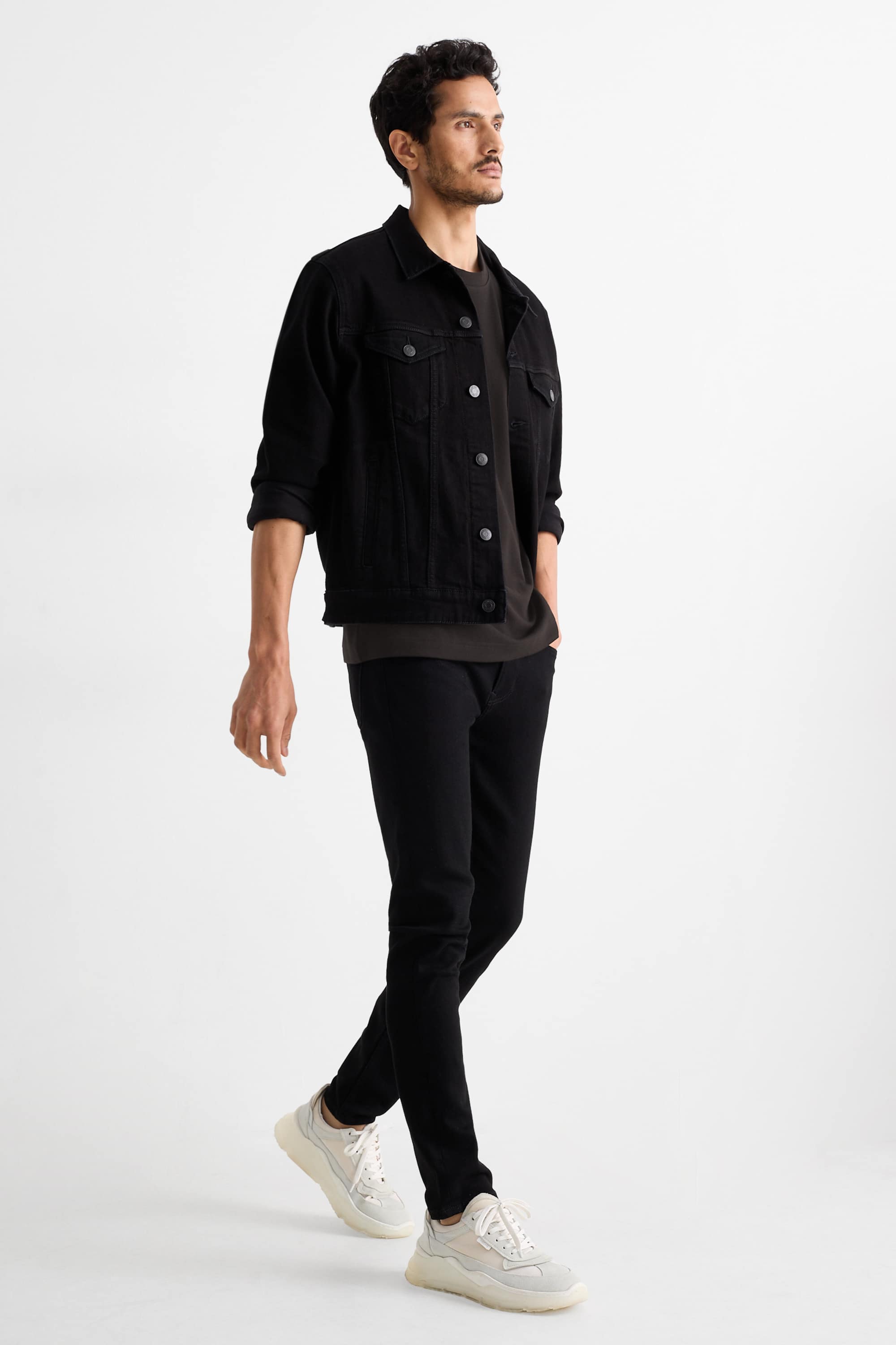 T-shirt - relaxed fit black (8)