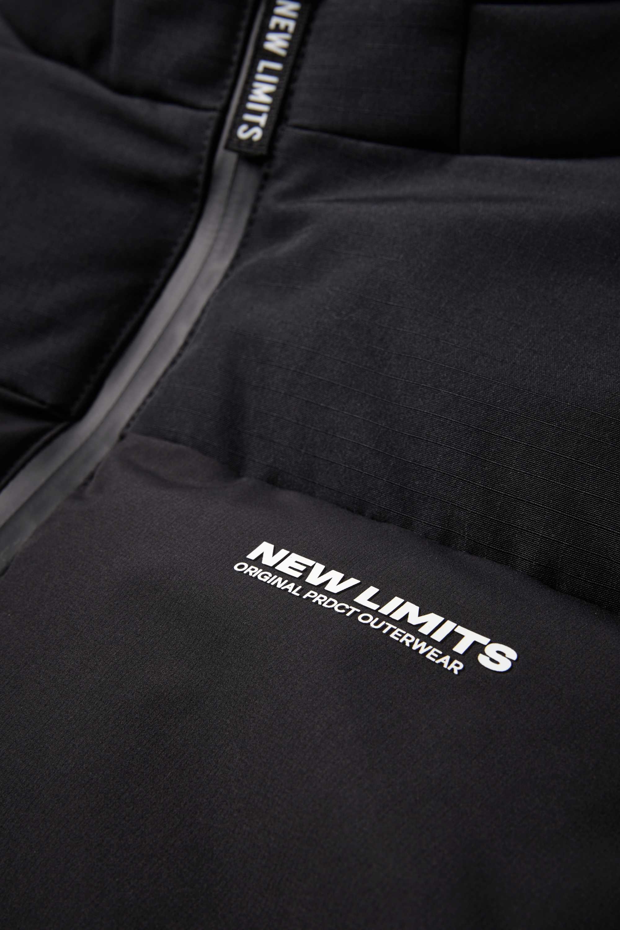Quilted jacket with hood black