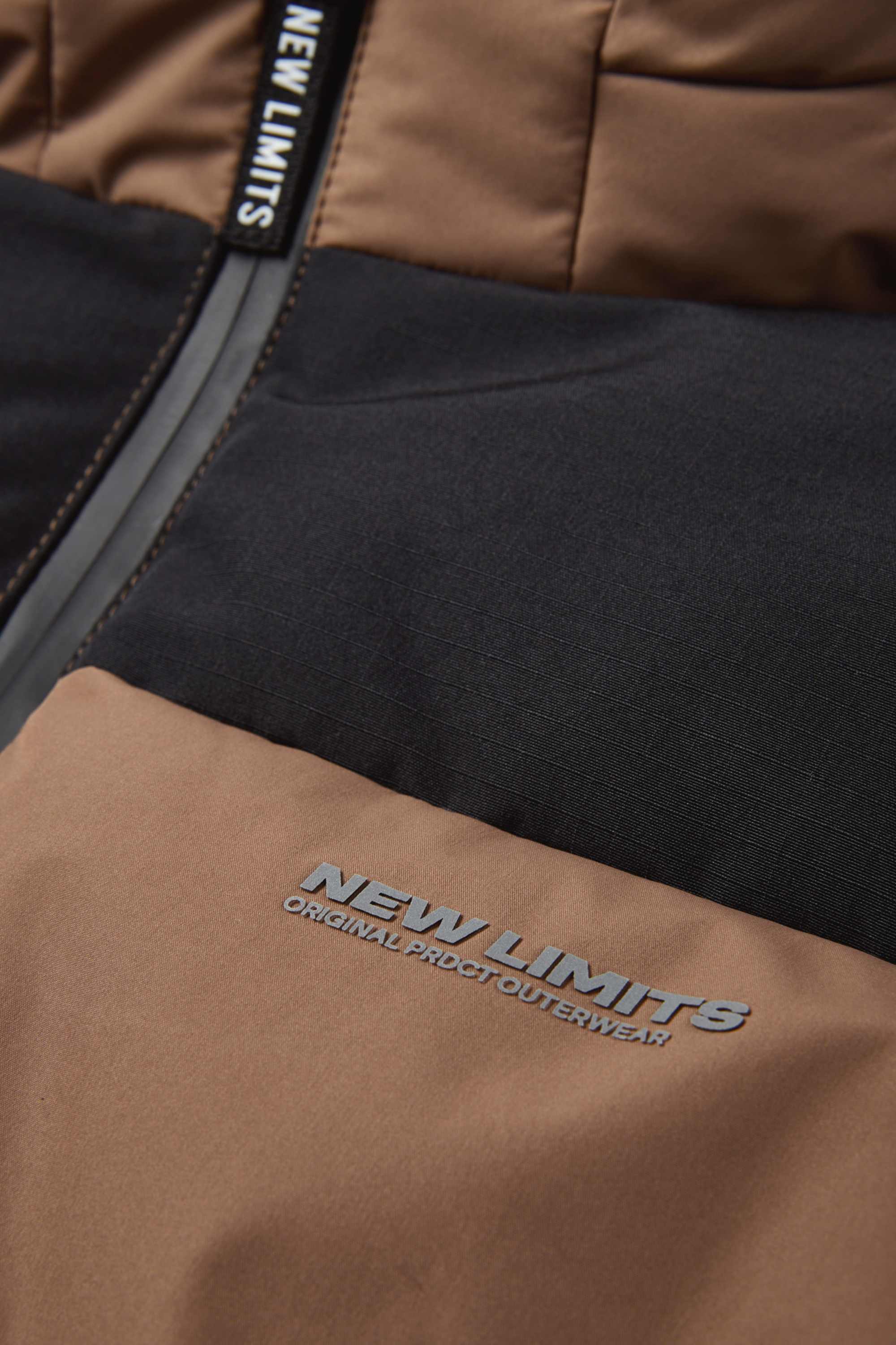 Quilted jacket with hood brown