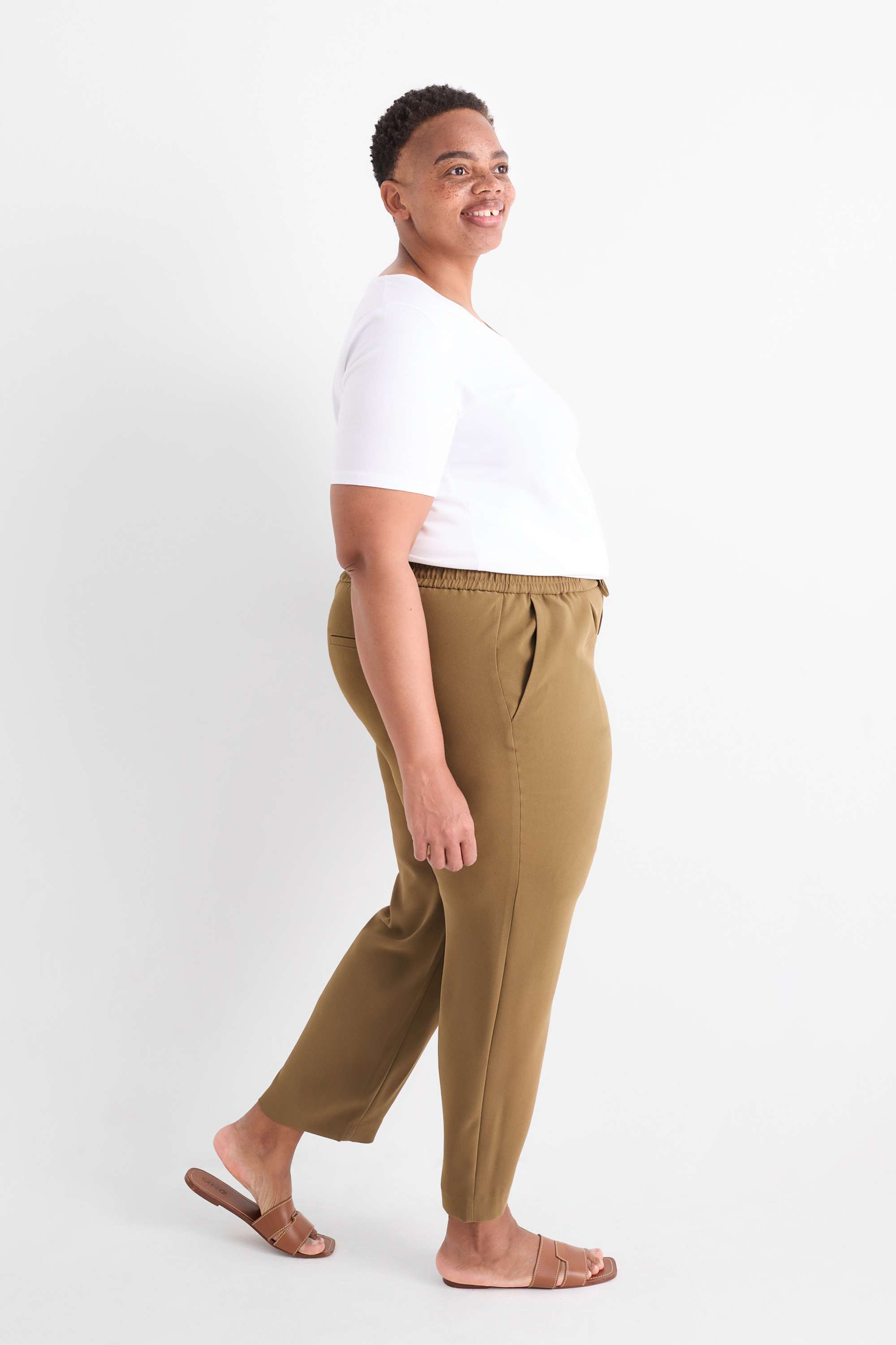Cloth trousers - mid-rise waist - tapered fit khaki