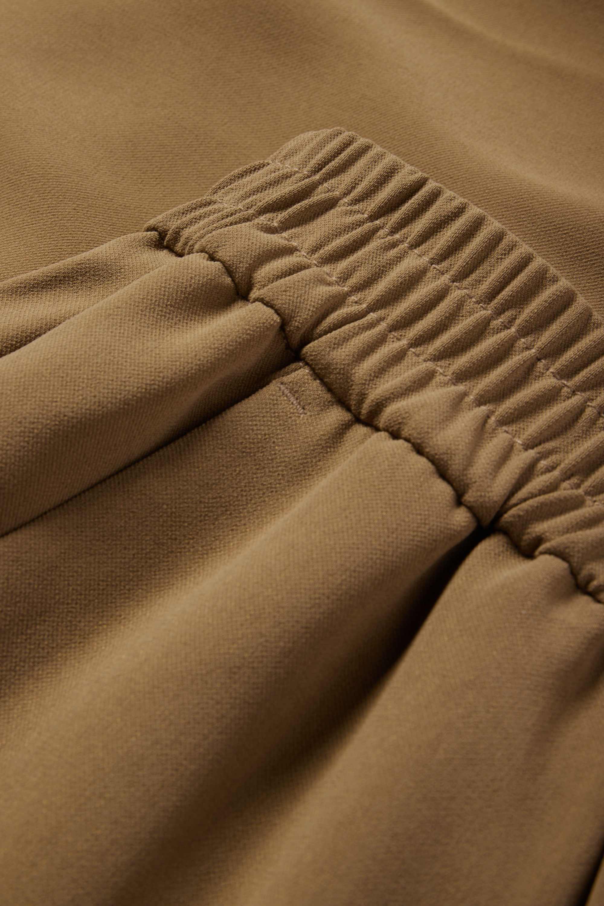 Cloth trousers - mid-rise waist - tapered fit khaki
