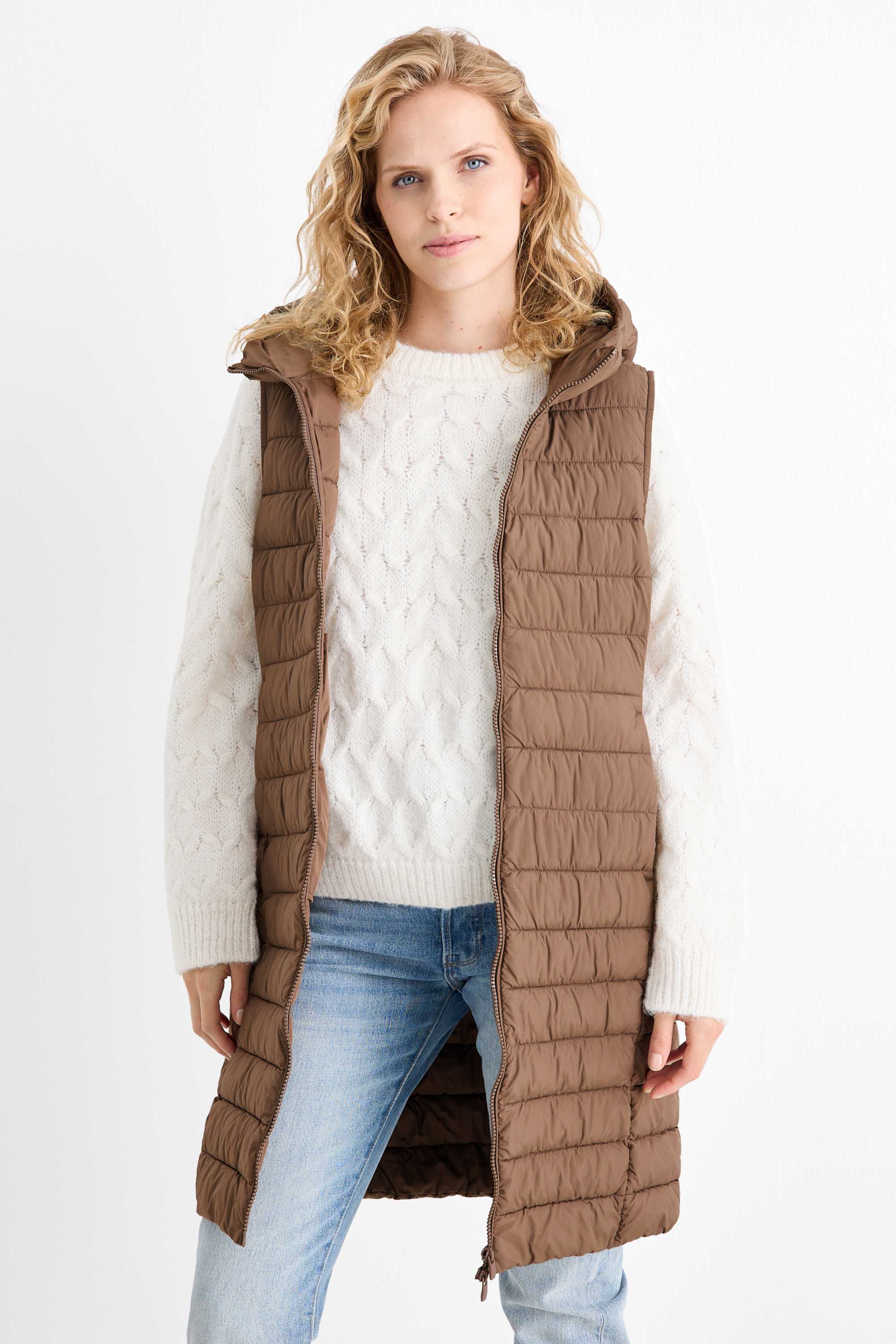 Quilted gilet with hood brown