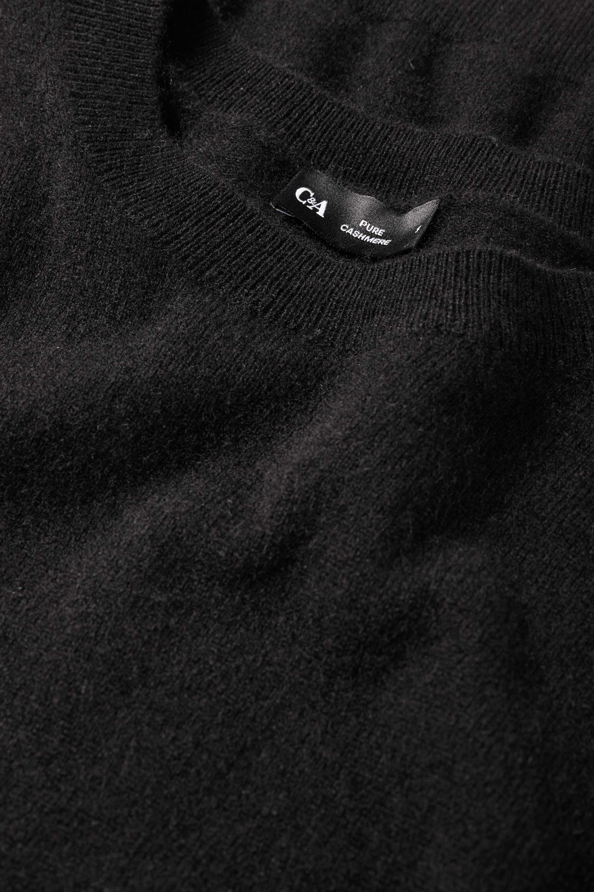 Cashmere jumper black