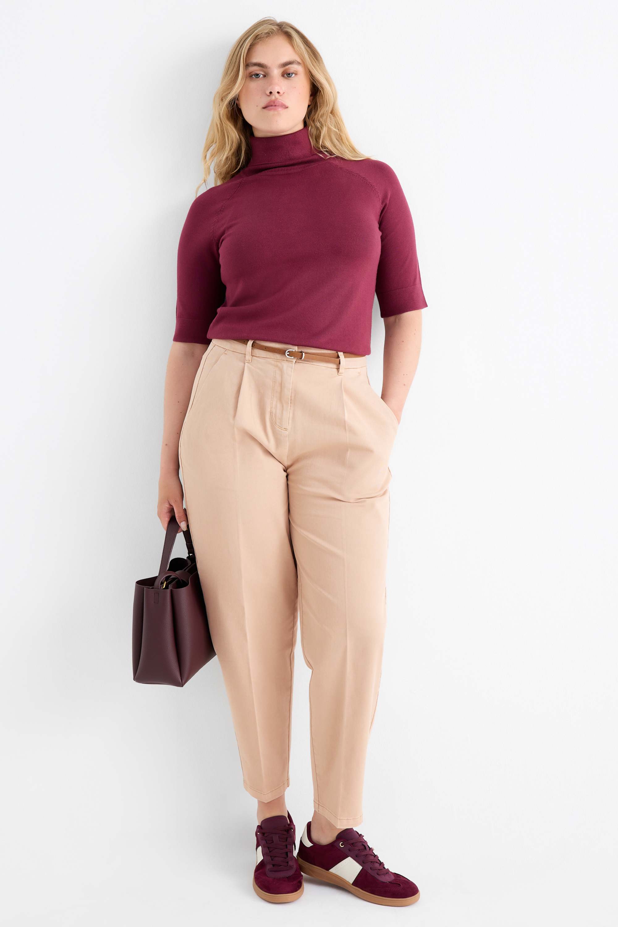 Cloth trousers with belt - high waist - barrel leg beige