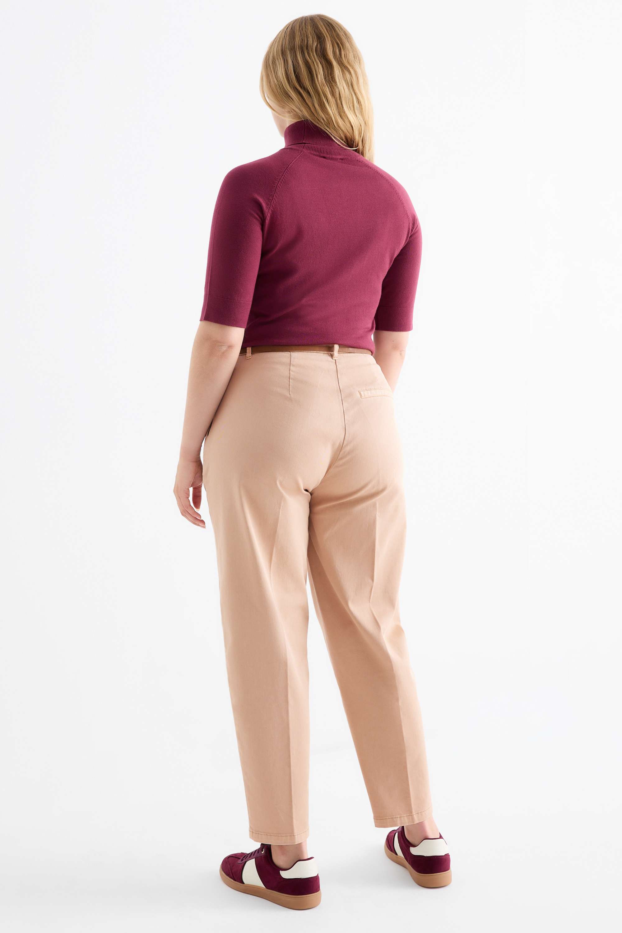 Cloth trousers with belt - high waist - barrel leg beige