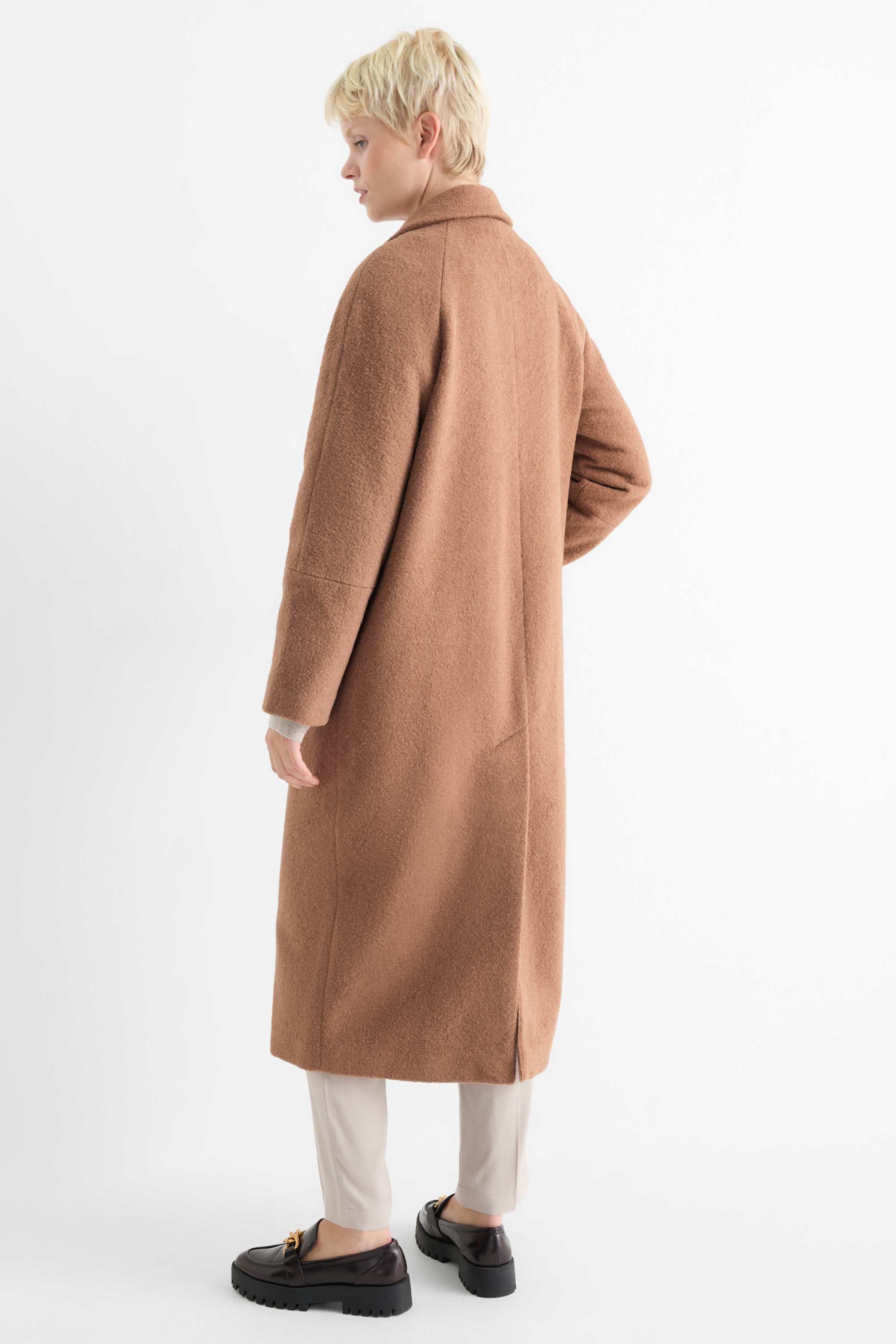 Coat light brown